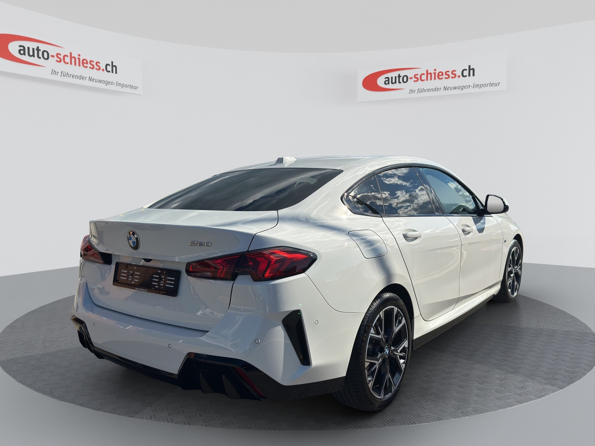 BMW 220 Gran Coupé 48V M Sport Steptronic-image-4