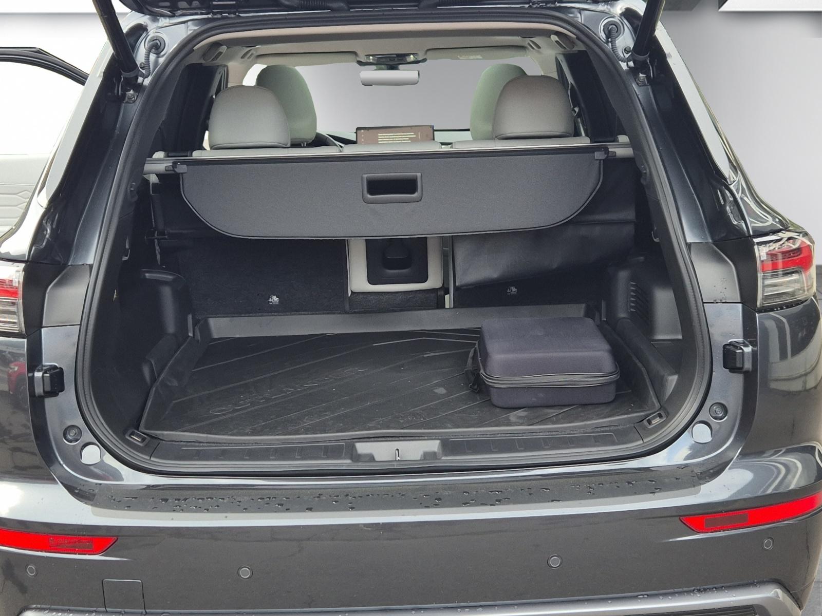 MITSUBISHI Outlander 2.4 PHEV Instyle 4x4-image-12