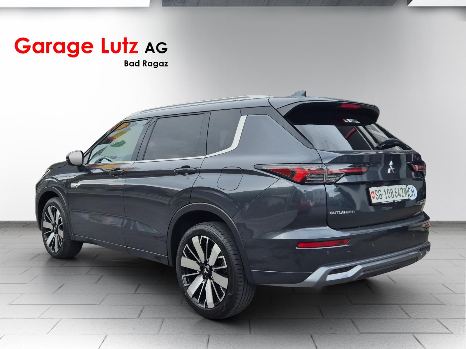 MITSUBISHI Outlander 2.4 PHEV Instyle 4x4-image-3
