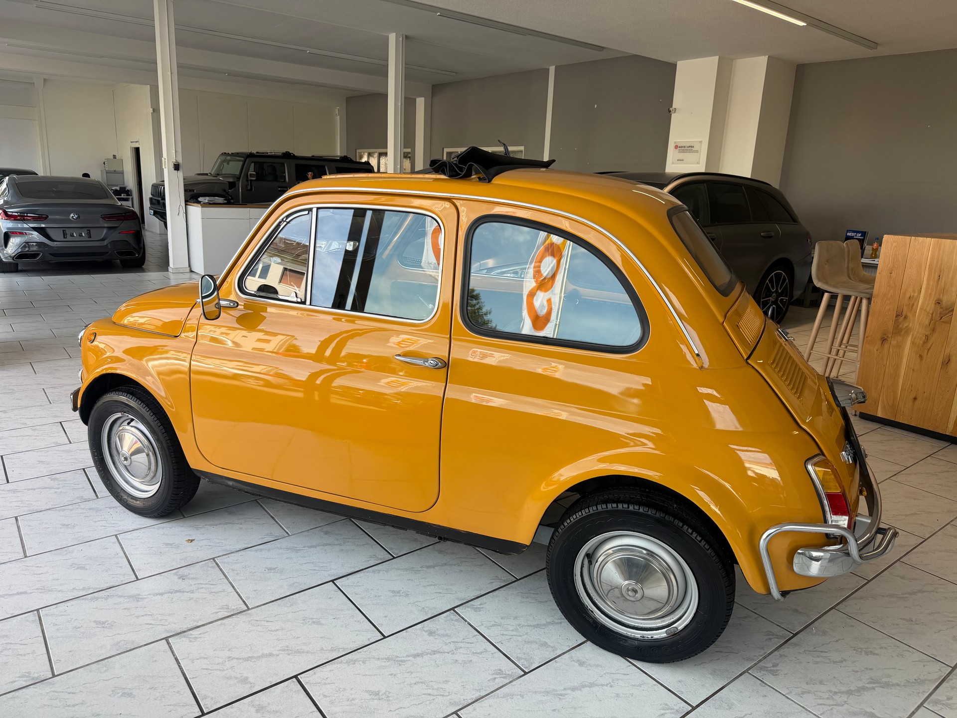 FIAT 500L-showroom-element-1