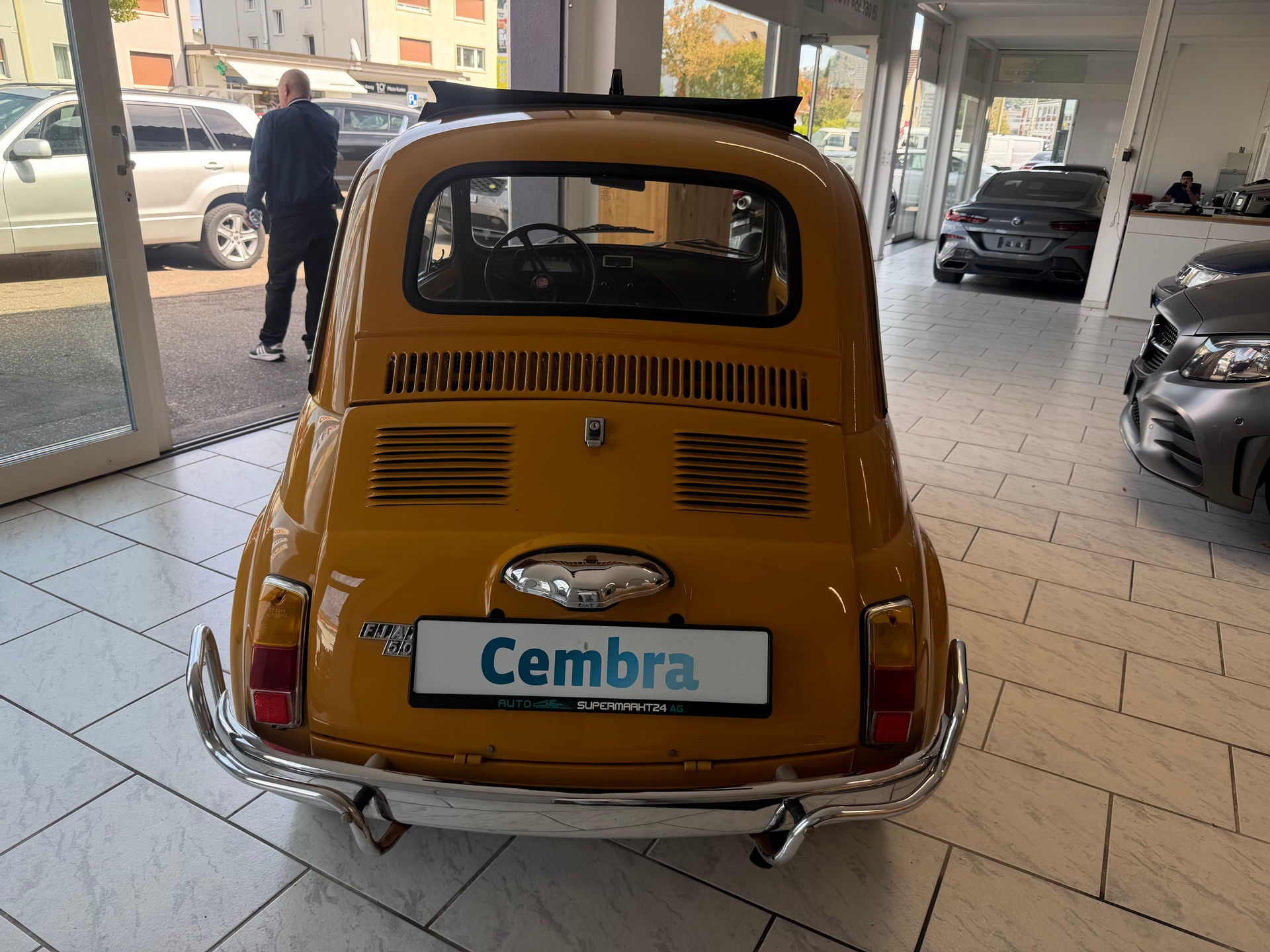 FIAT 500L-showroom-element-3