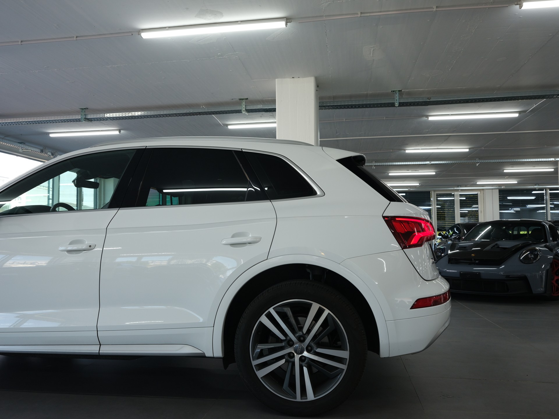 AUDI Q5 2.0 TDI sport quattro S-tronic *Rückfahrkamera* *Sitzheizung* *S-Line*-image-6
