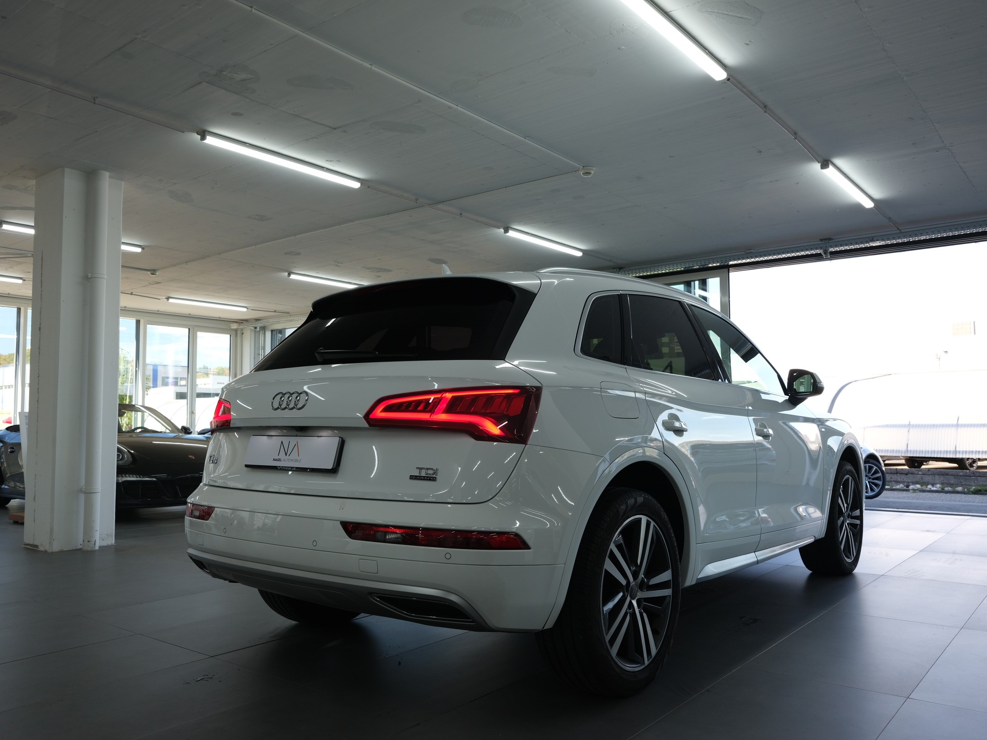 AUDI Q5 2.0 TDI sport quattro S-tronic *Rückfahrkamera* *Sitzheizung* *S-Line*-image-2