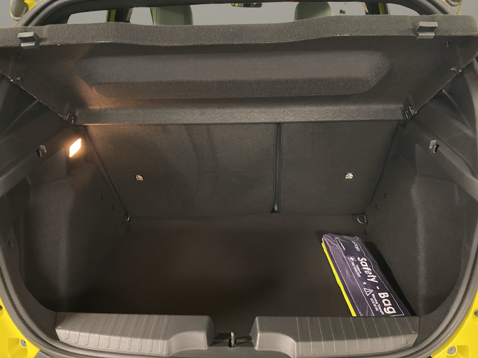 FIAT Grande Panda 1.2 Hybrid La Prima-image-5