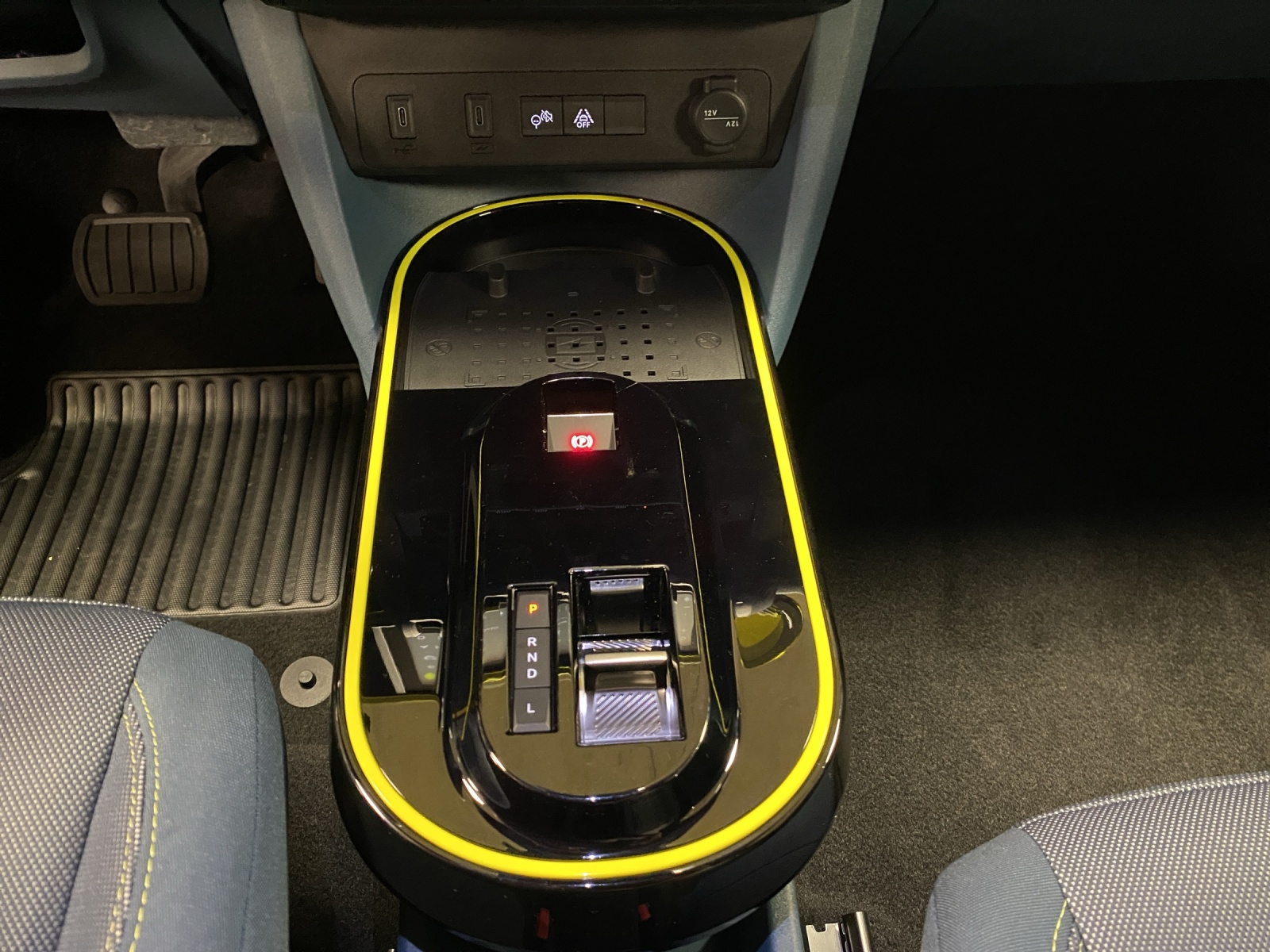 FIAT Grande Panda 1.2 Hybrid La Prima-image-15
