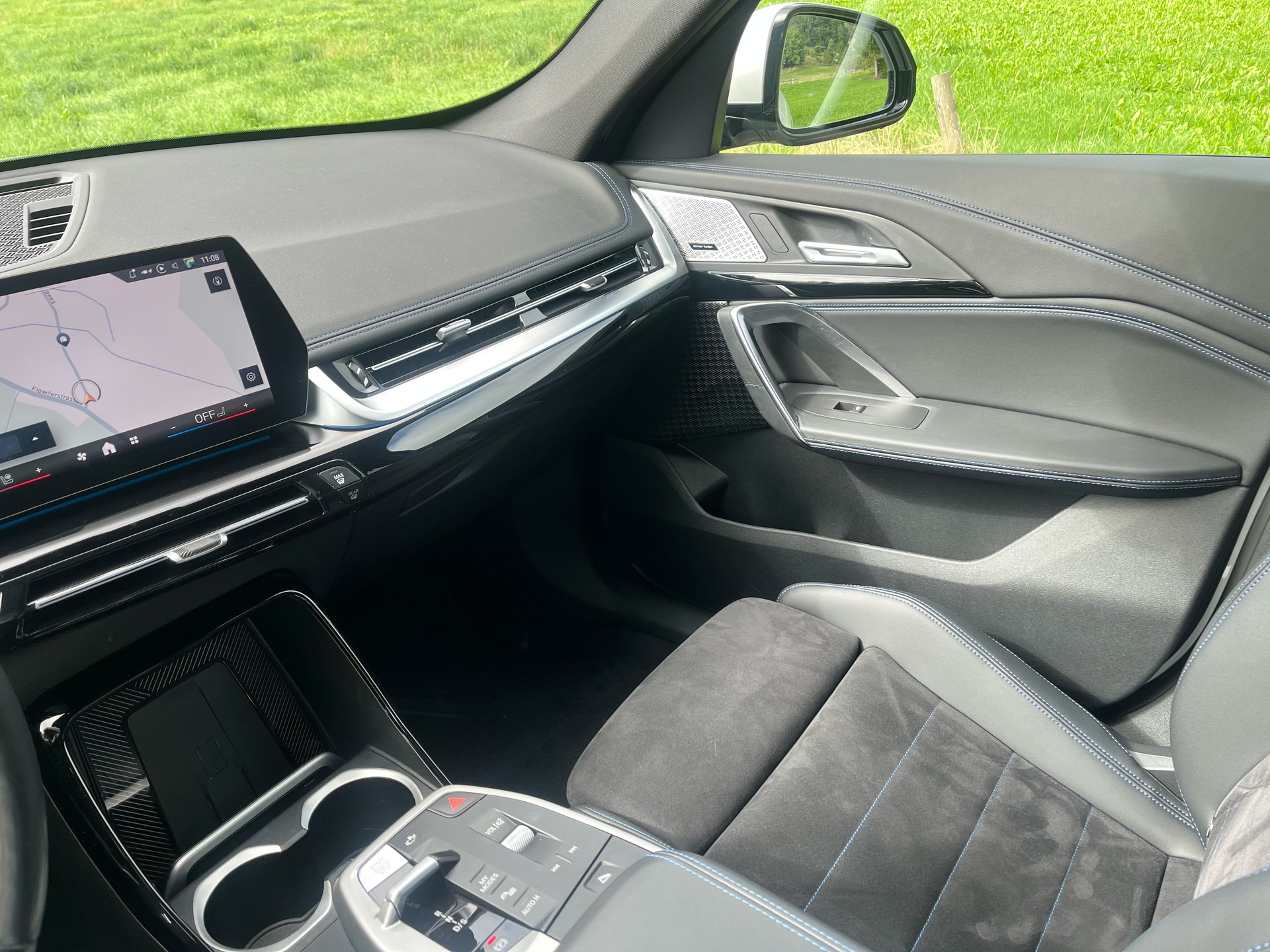 BMW X1 x20d xDrive Paddles M Sport Pro-image-8