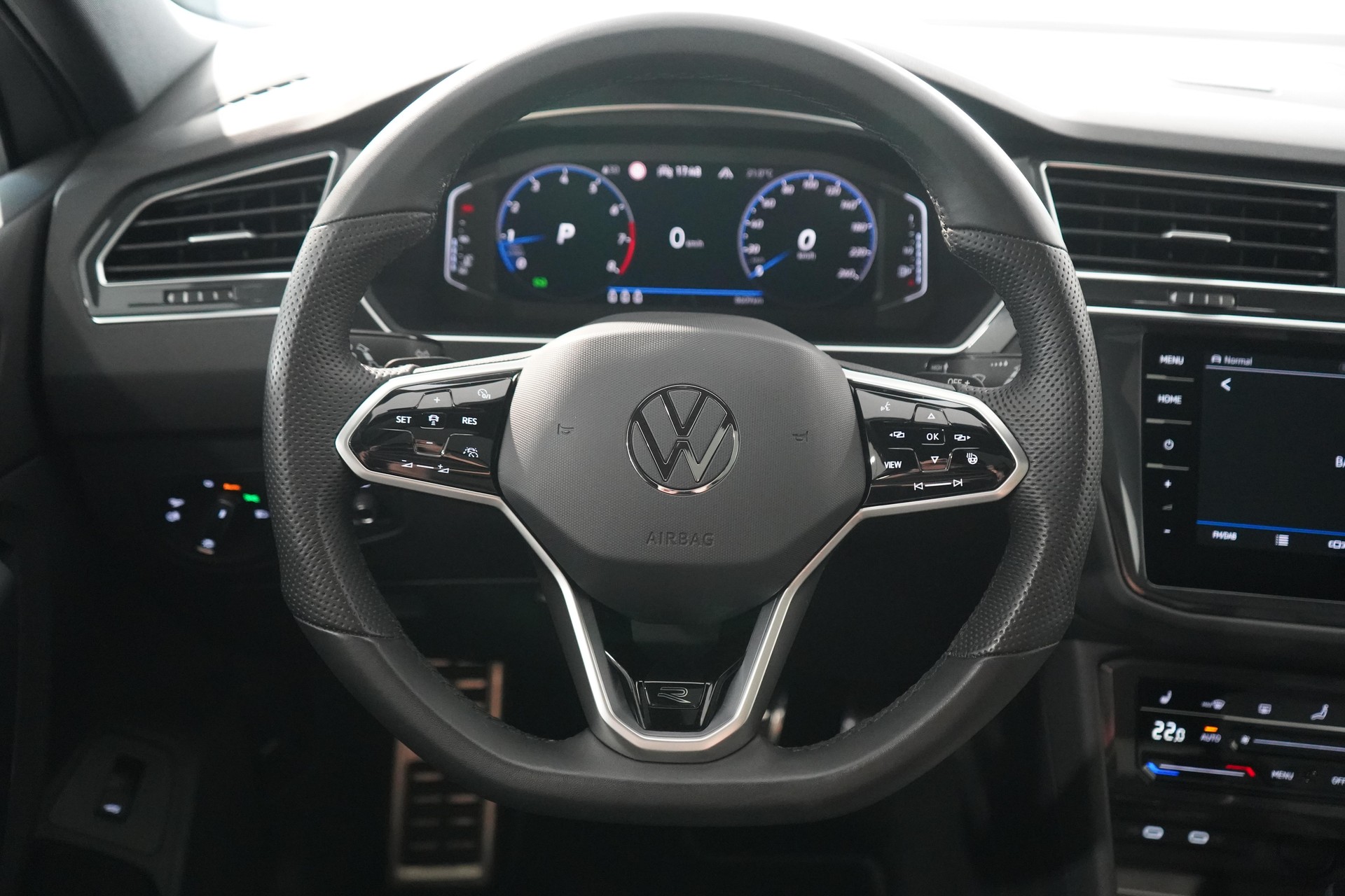 VW Tiguan 2.0 TSI R-Line DSG 4motion-image-7
