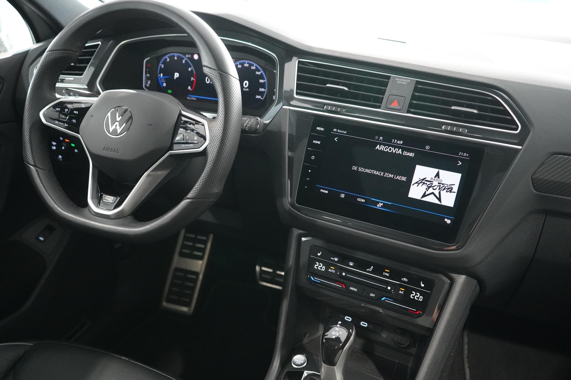 VW Tiguan 2.0 TSI R-Line DSG 4motion-image-8