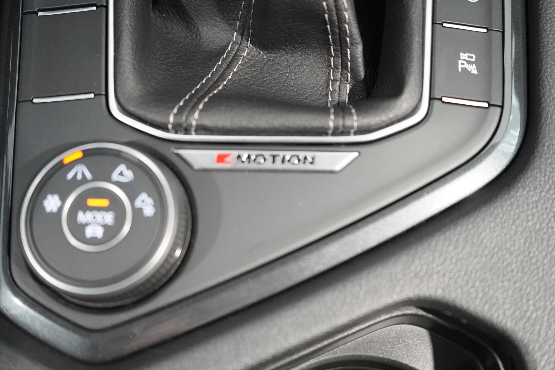 VW Tiguan 2.0 TSI R-Line DSG 4motion-image-12