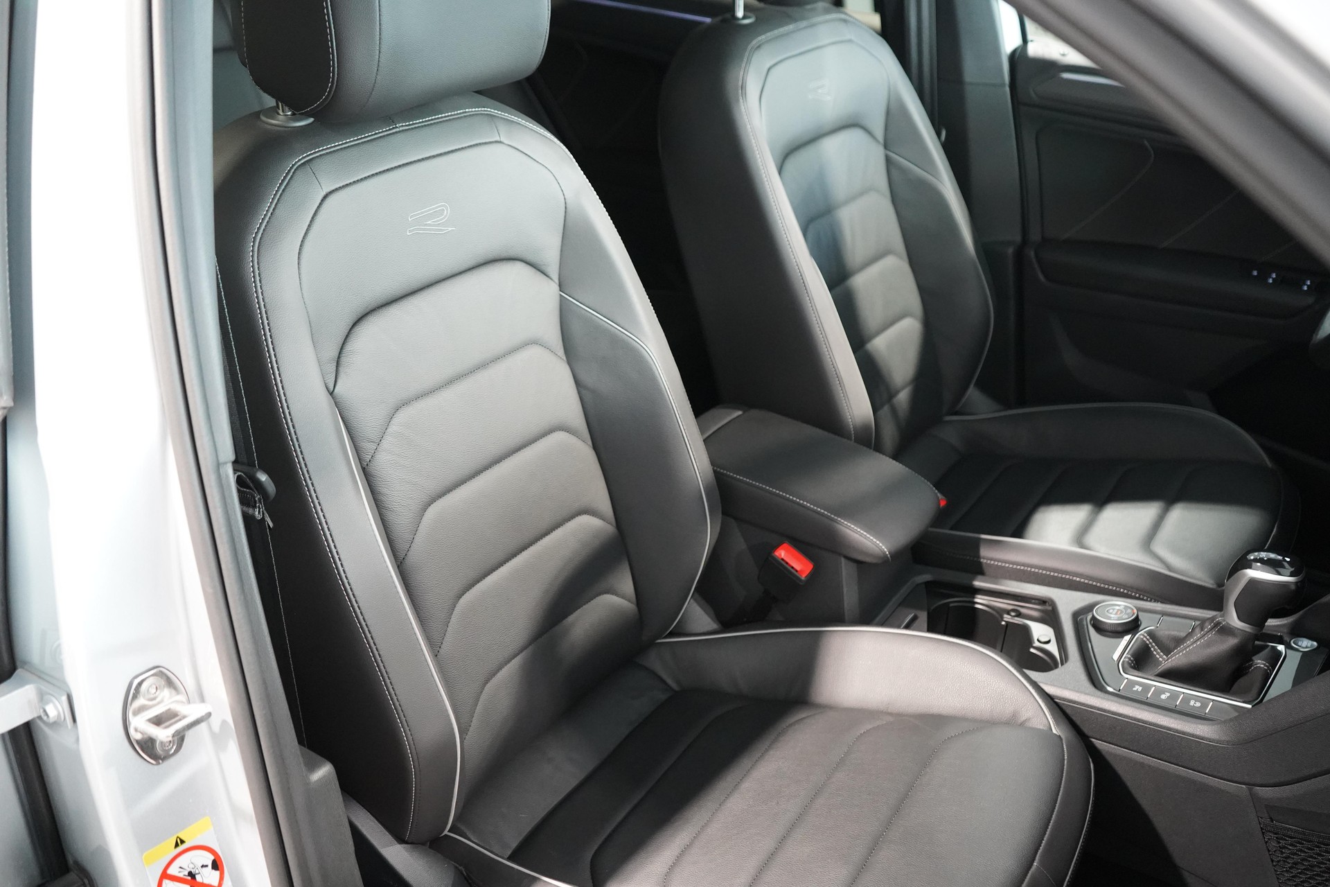 VW Tiguan 2.0 TSI R-Line DSG 4motion-image-6