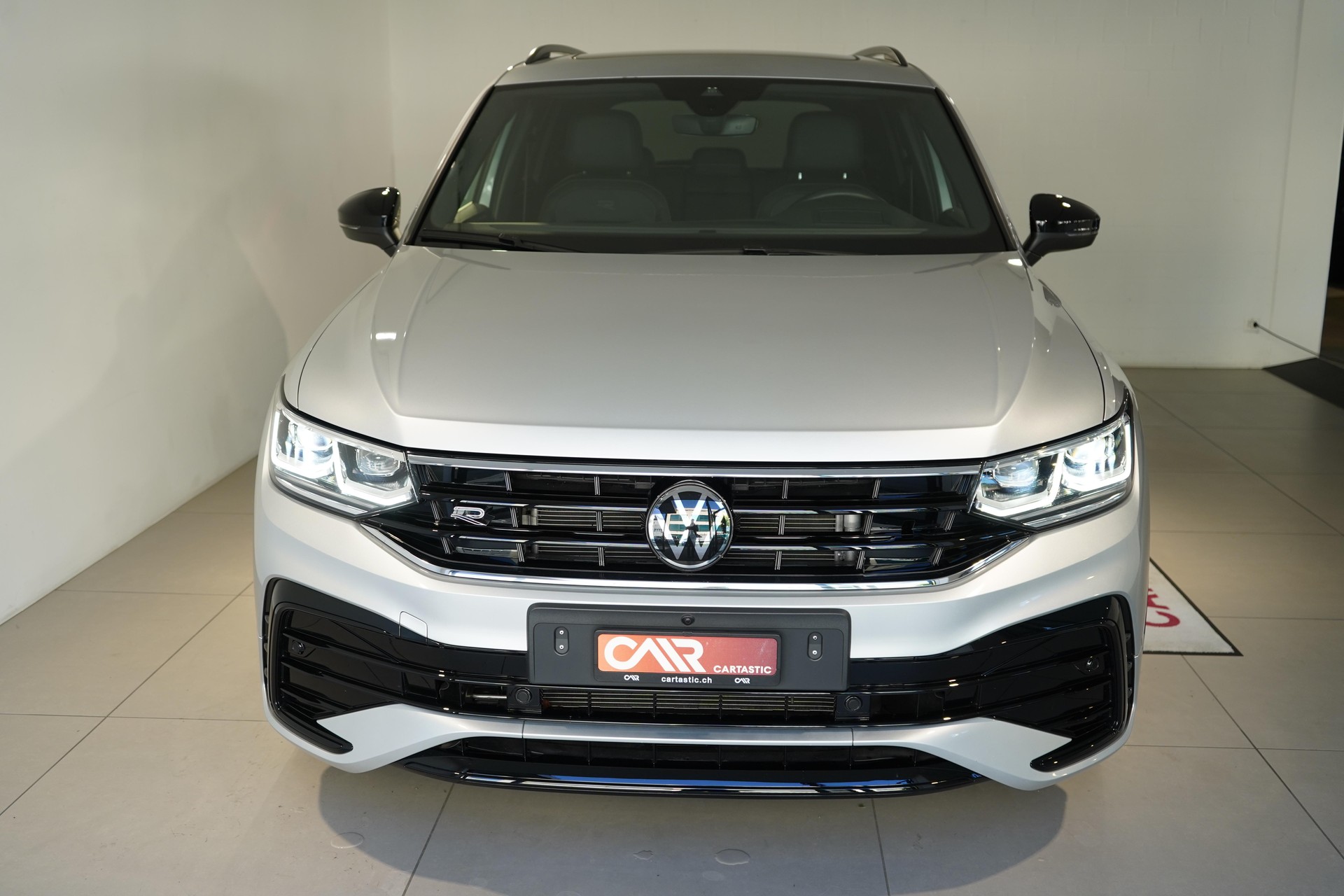 VW Tiguan 2.0 TSI R-Line DSG 4motion-showroom-element-1