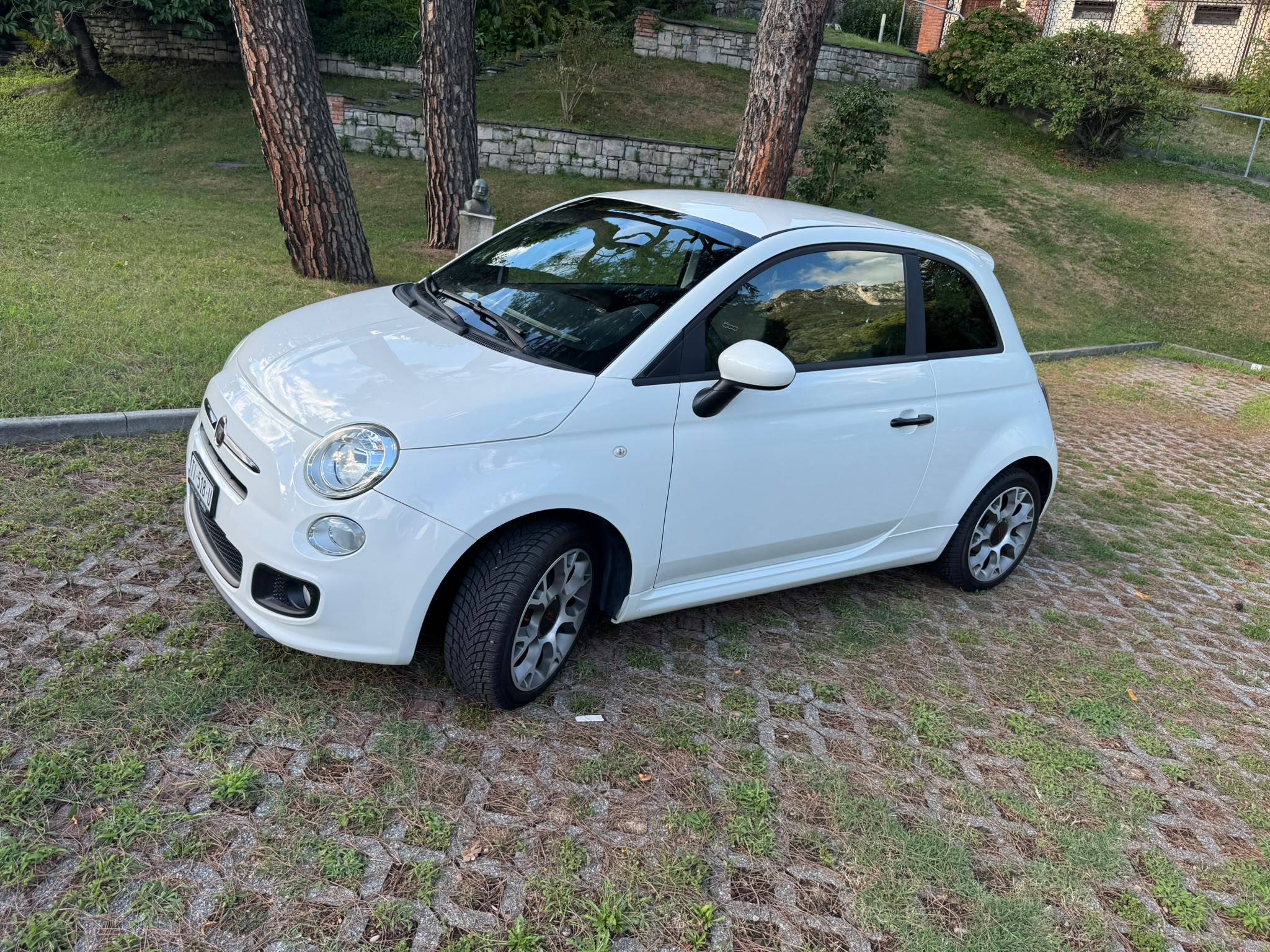 Car photo