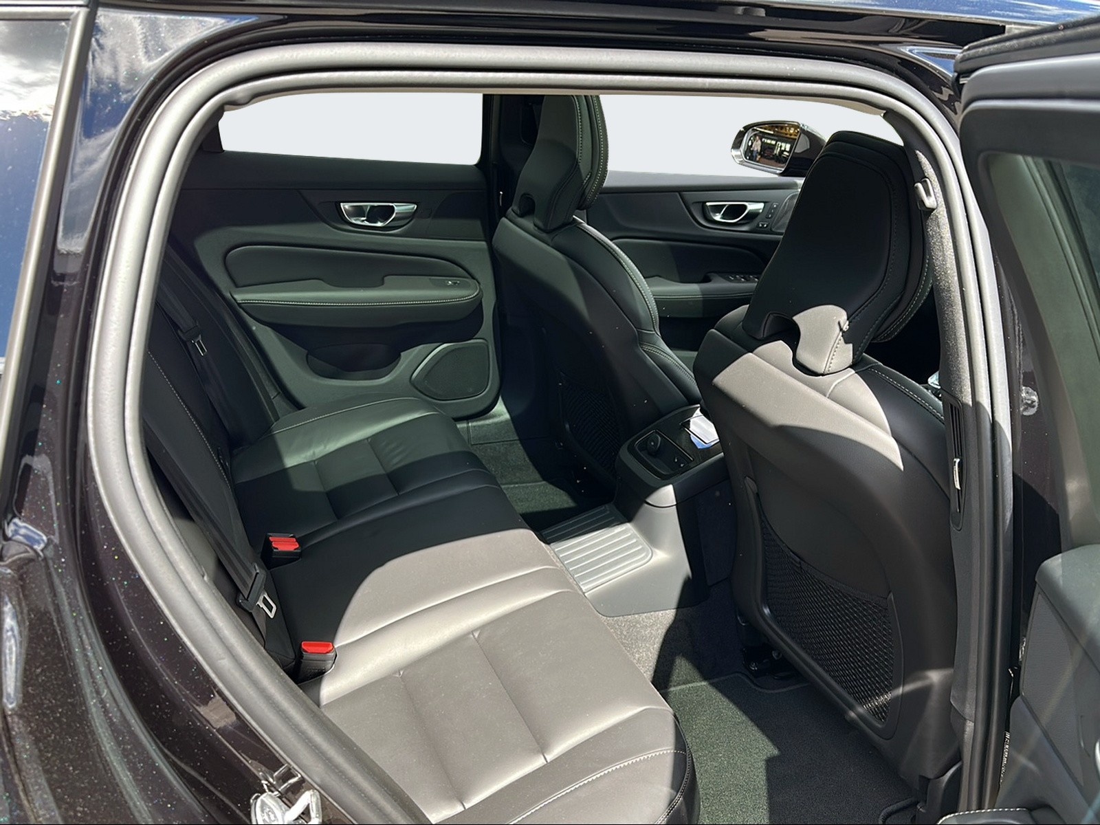 VOLVO V60 2.0 T6 TE Ultra Dark eAWD-image-12