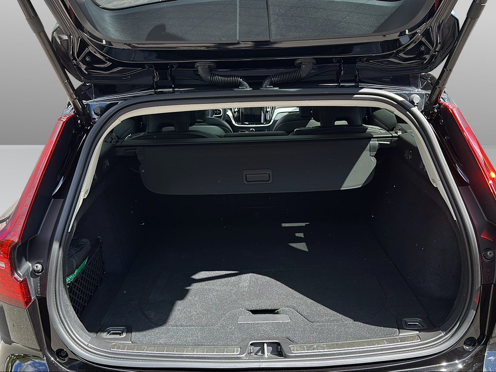 VOLVO V60 2.0 T6 TE Ultra Dark eAWD-image-9