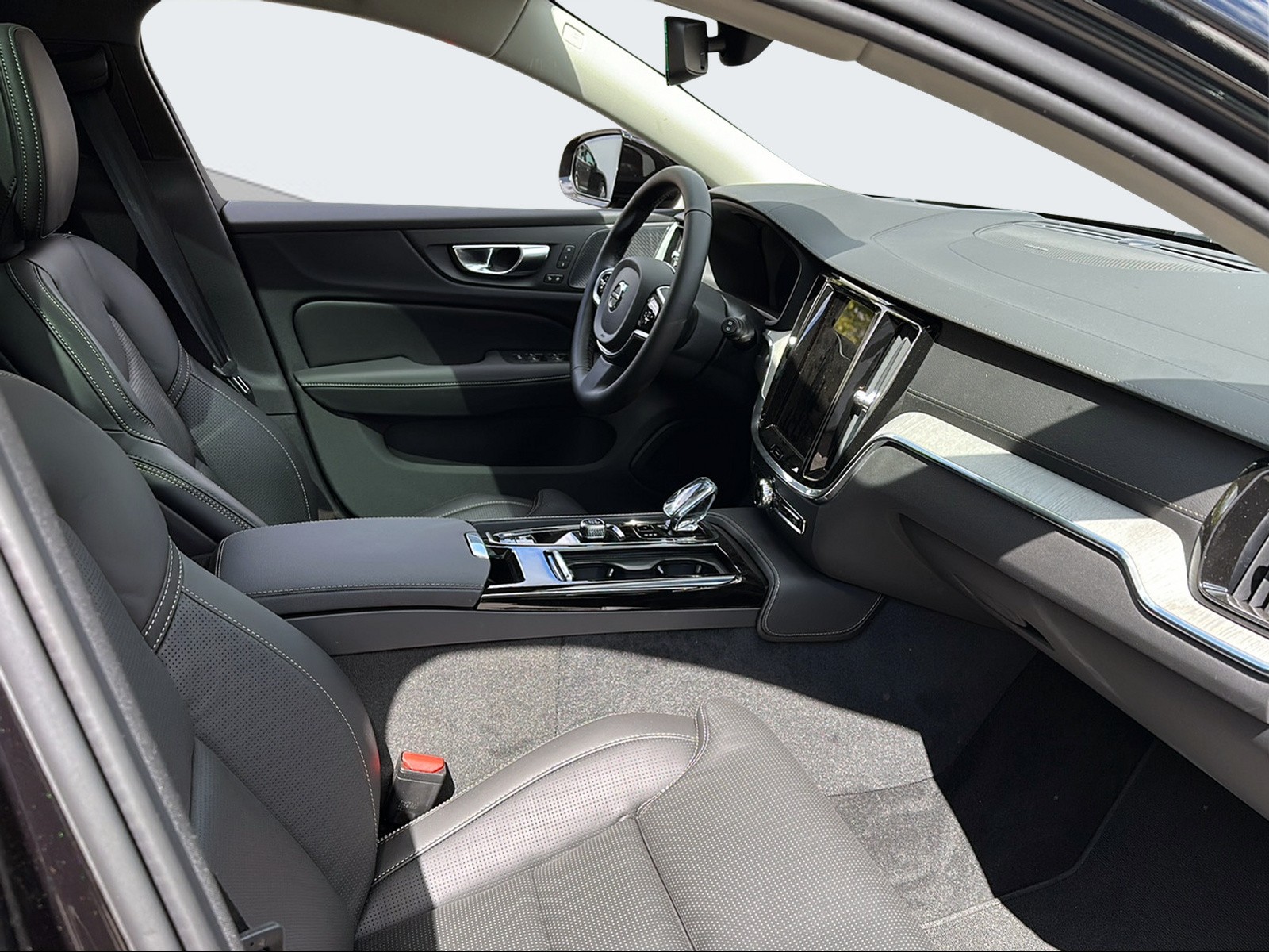 VOLVO V60 2.0 T6 TE Ultra Dark eAWD-image-13