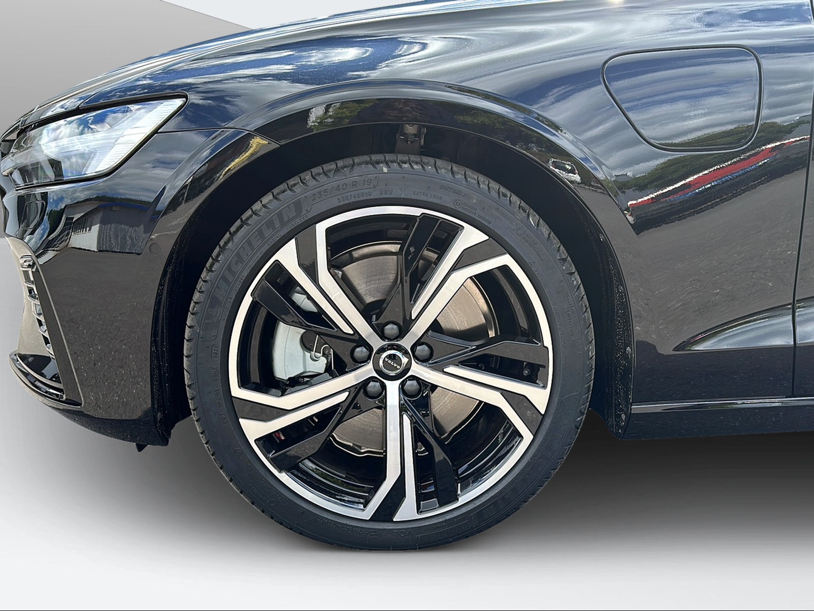 VOLVO V60 2.0 T6 TE Ultra Dark eAWD-image-8