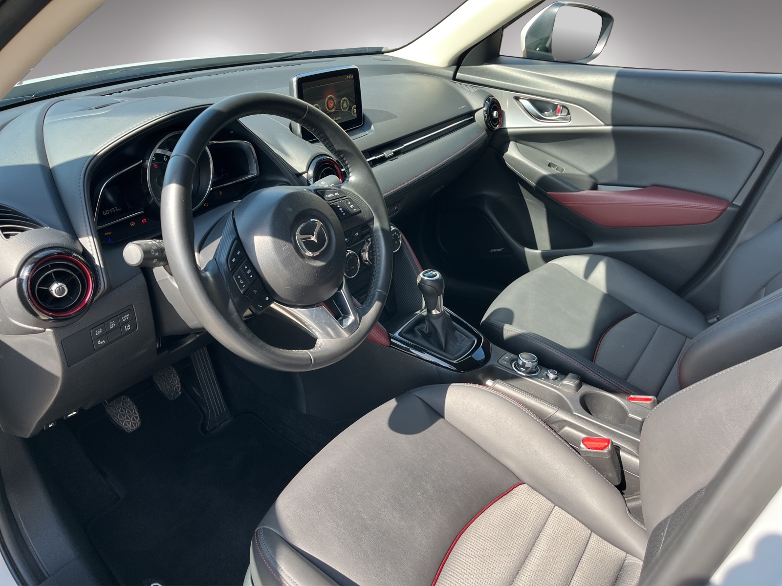 MAZDA CX-3 2.0 Revolution AWD-image-8