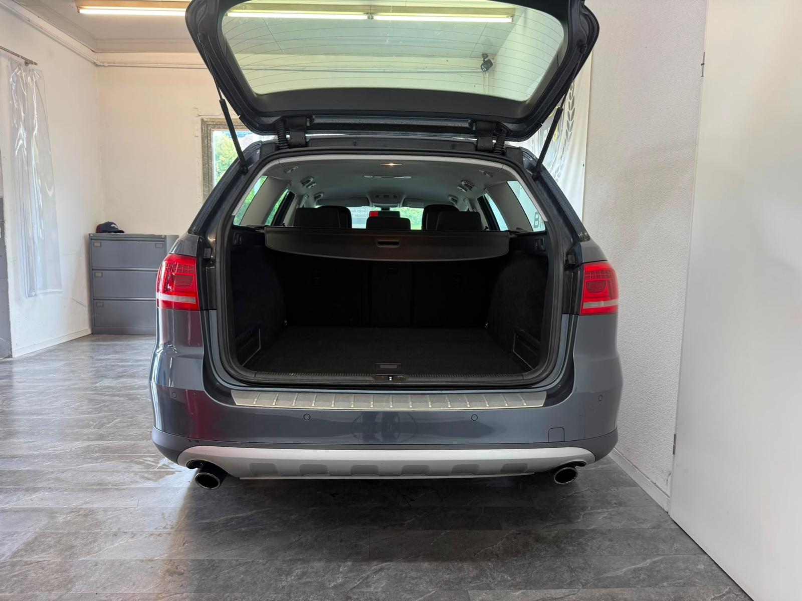 VW Passat Alltrack 2.0 TSI 4Motion DSG-image-4