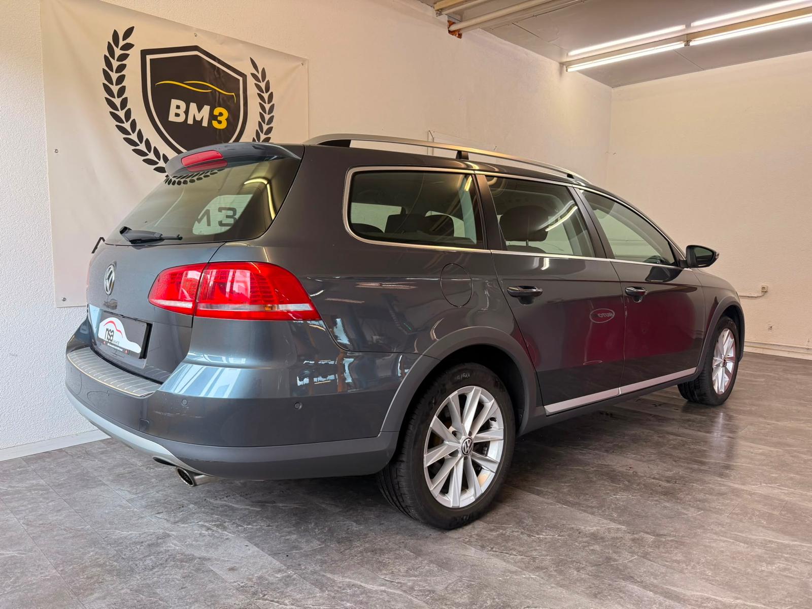 VW Passat Alltrack 2.0 TSI 4Motion DSG-image-5
