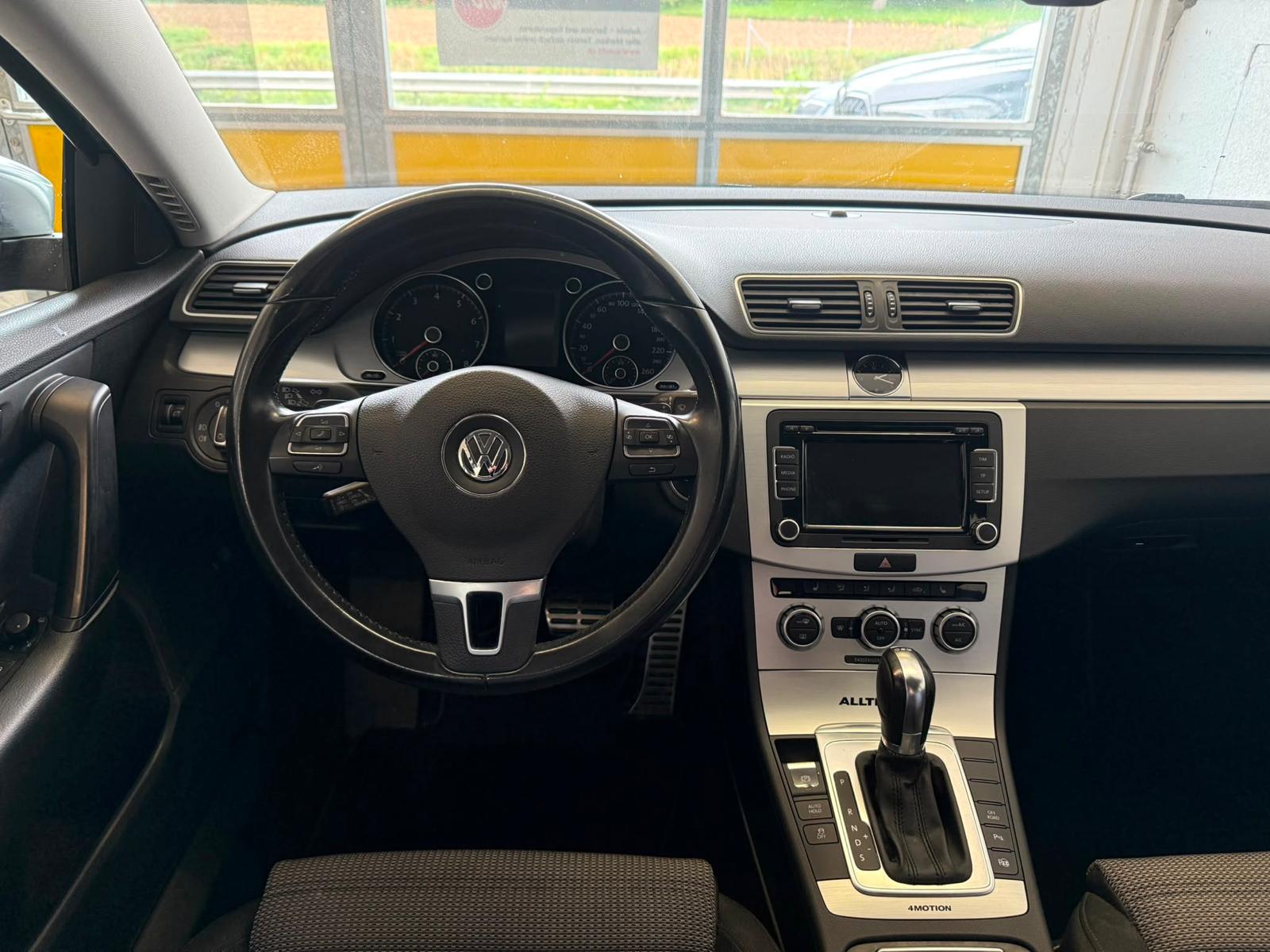 VW Passat Alltrack 2.0 TSI 4Motion DSG-image-7