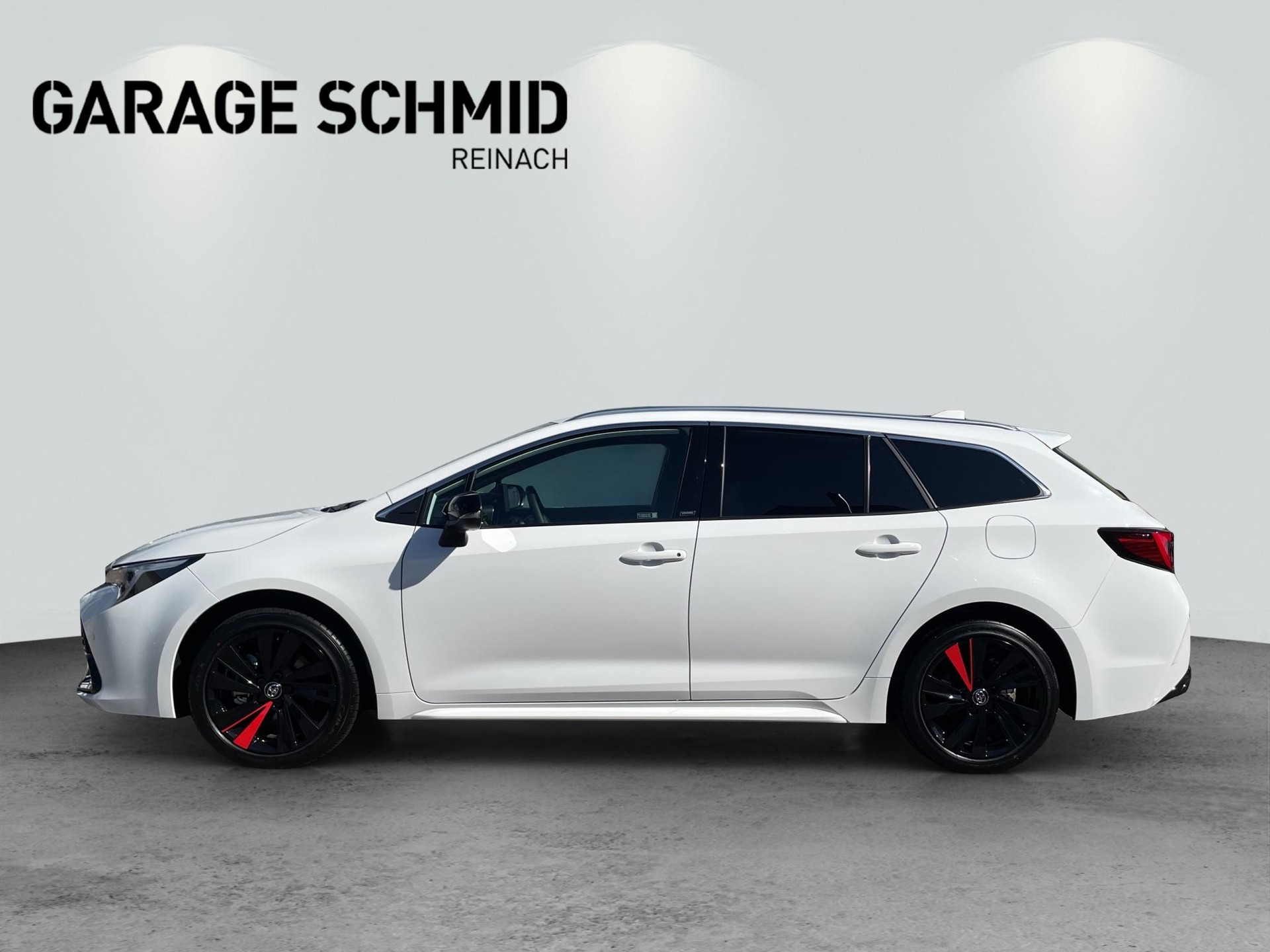 TOYOTA Corolla Touring Sports 2.0 HSD Swiss Edition-image-3
