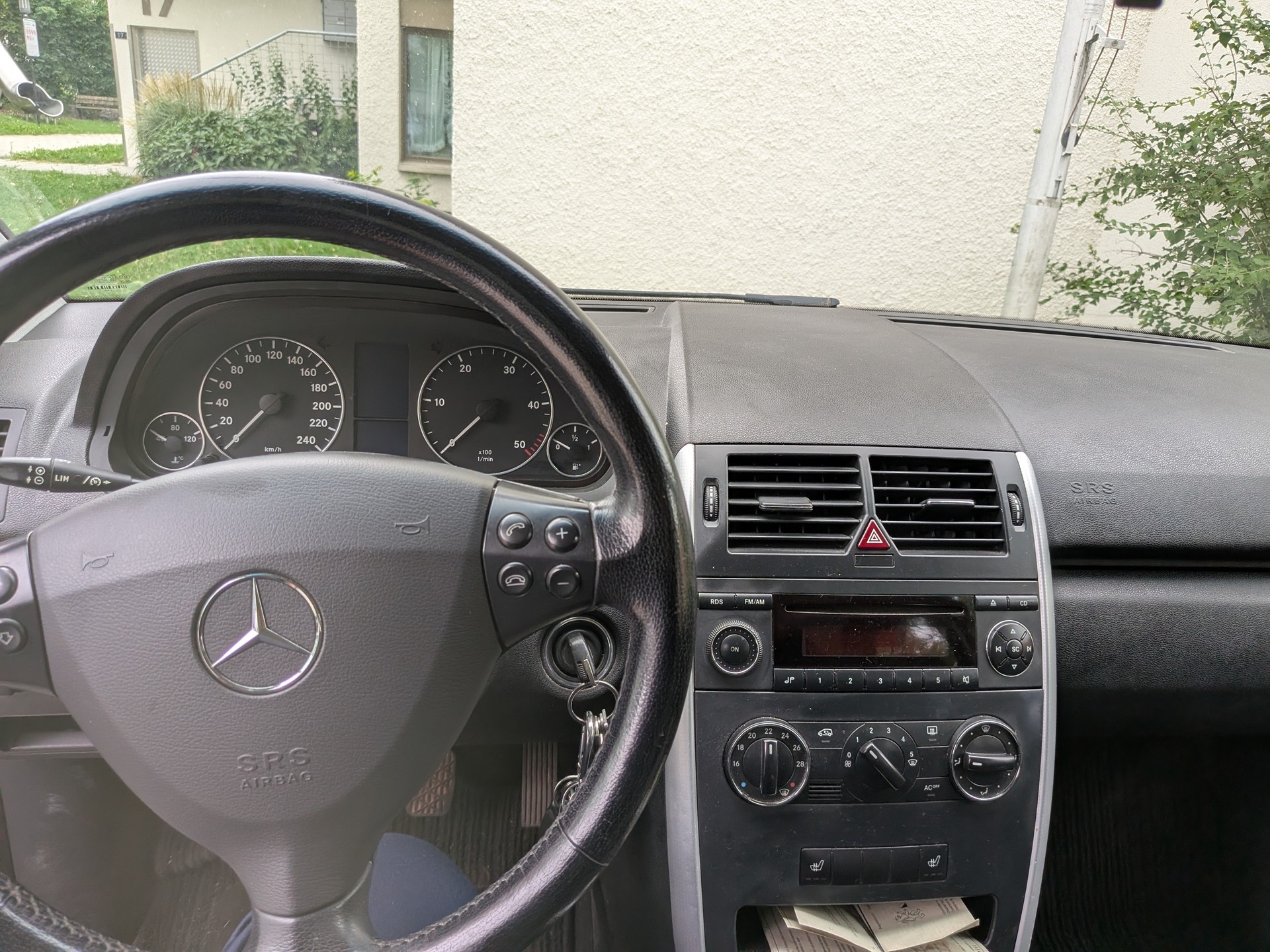 MERCEDES-BENZ A 180 CDI Avantgarde-image-5