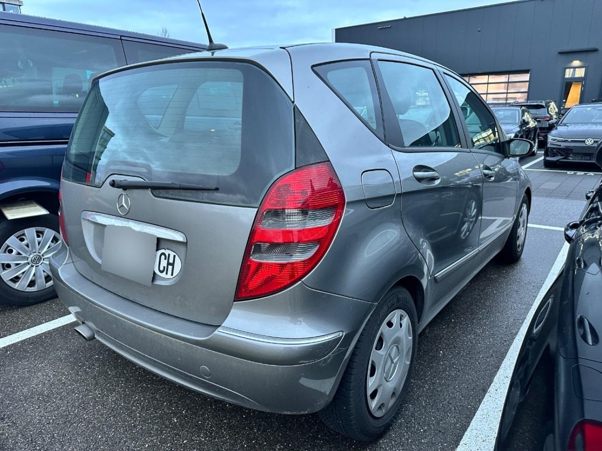 MERCEDES-BENZ A 180 CDI Avantgarde-image-3