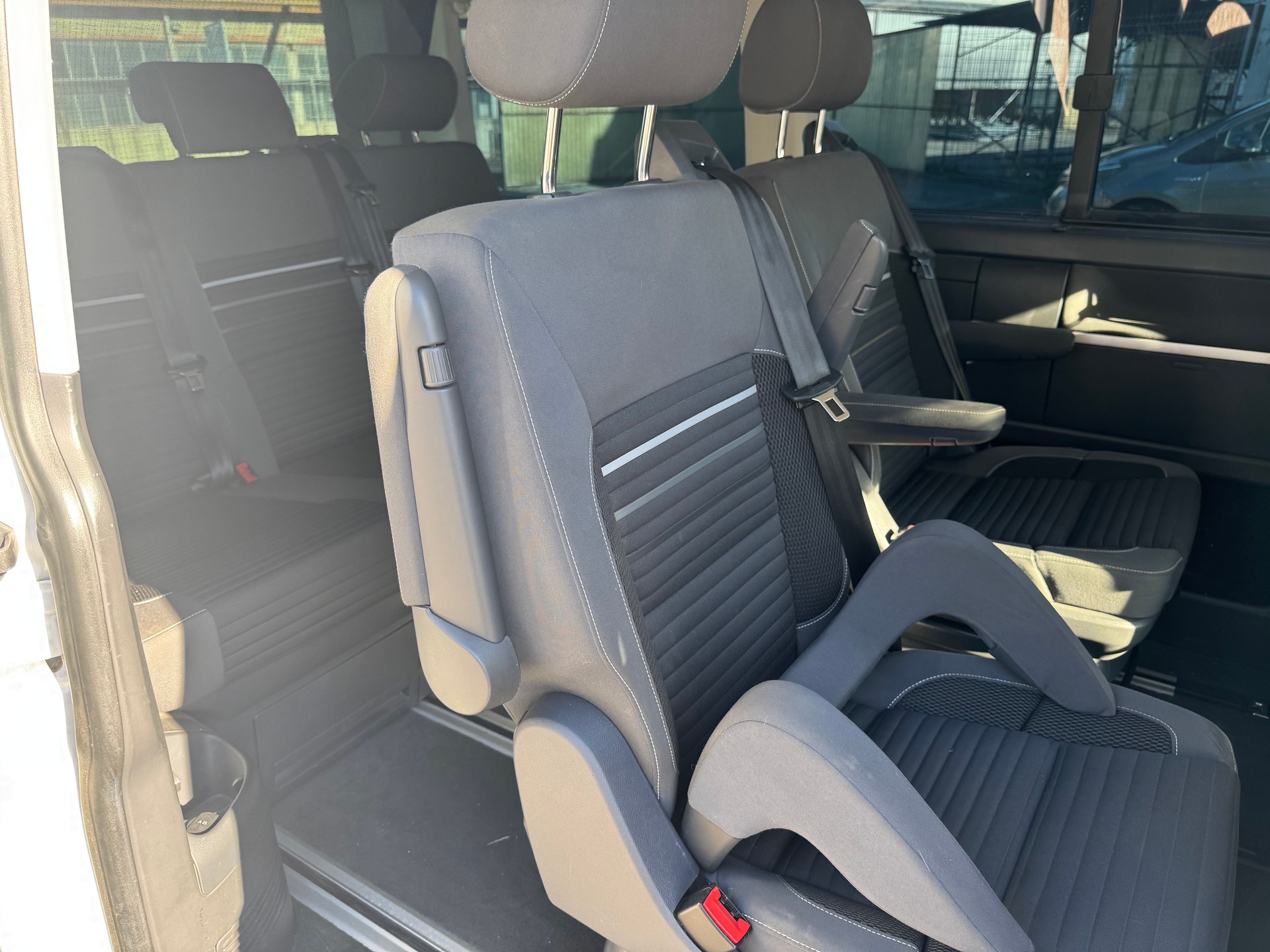 VW T5 Multivan 2.0 Bi-TDI CR Highline 4Motion DSG-image-11