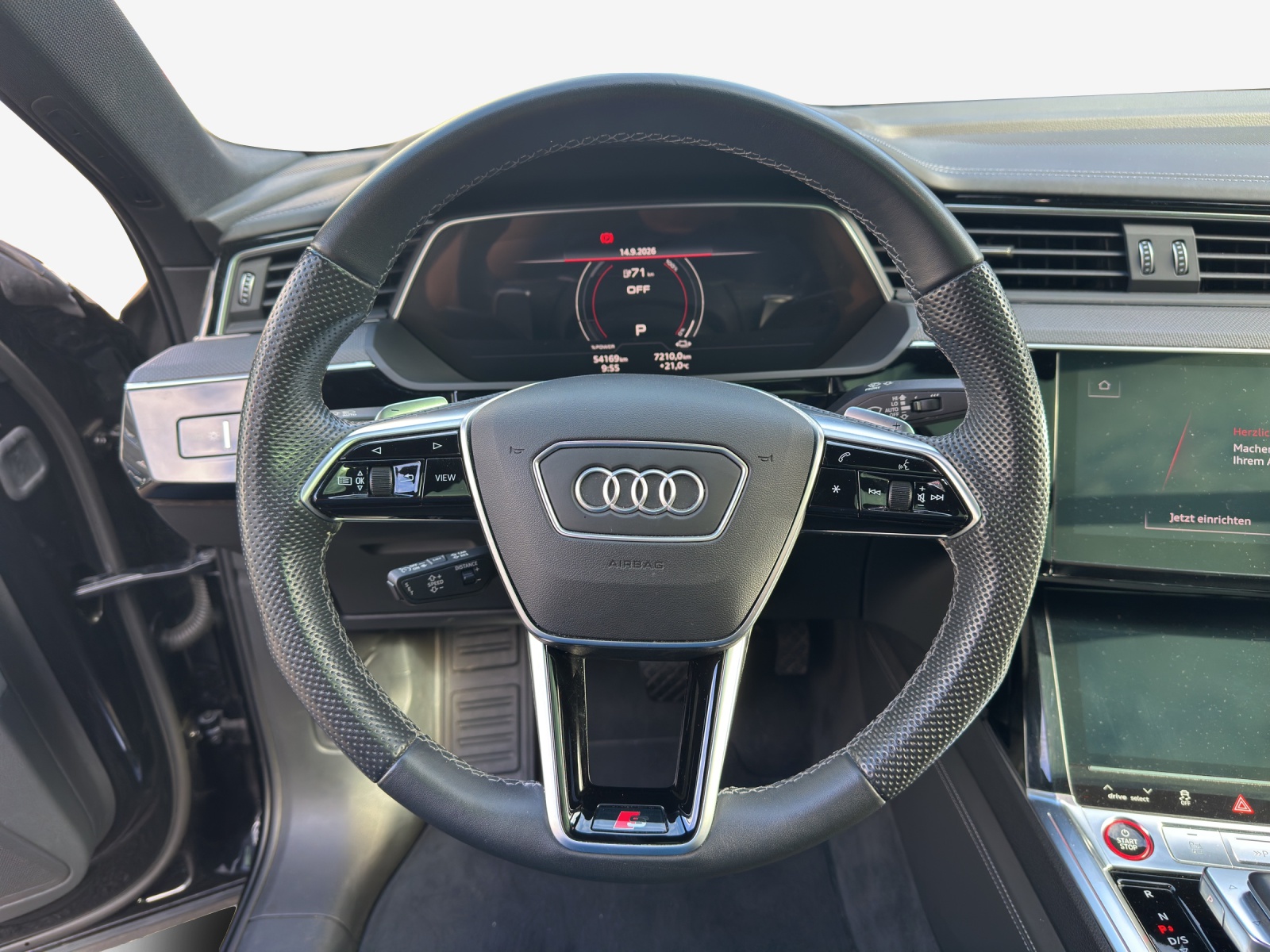 AUDI e-tron S Sportback quattro-image-10