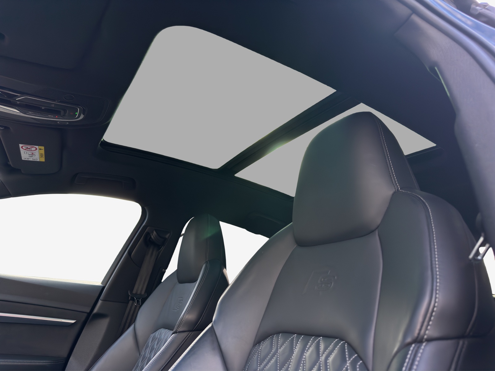 AUDI e-tron S Sportback quattro-image-13