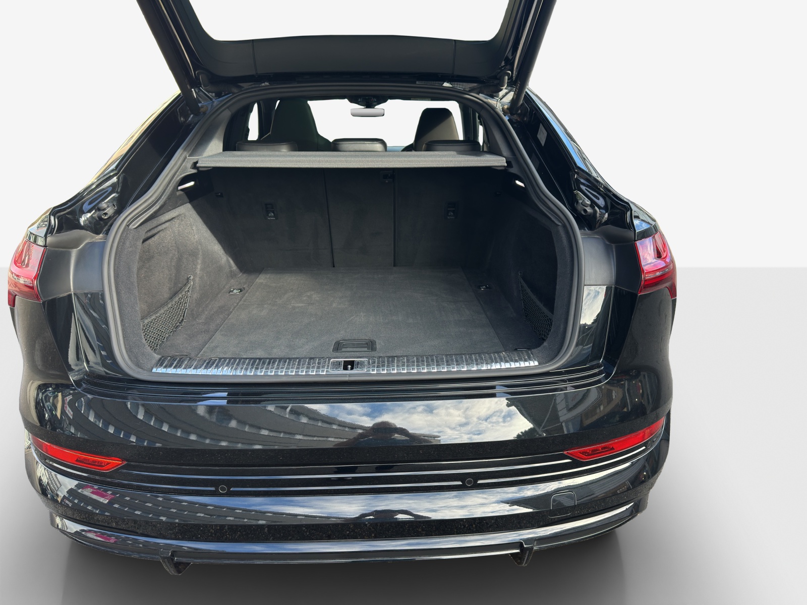 AUDI e-tron S Sportback quattro-image-12
