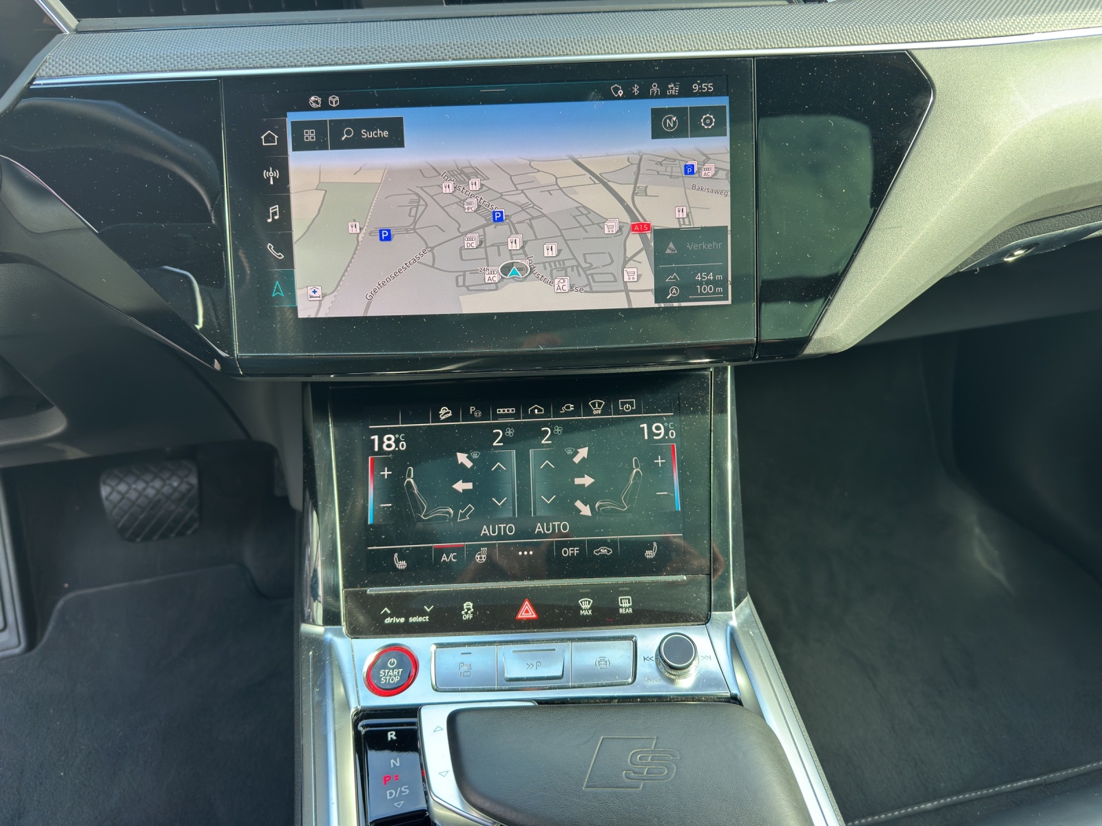 AUDI e-tron S Sportback quattro-image-11