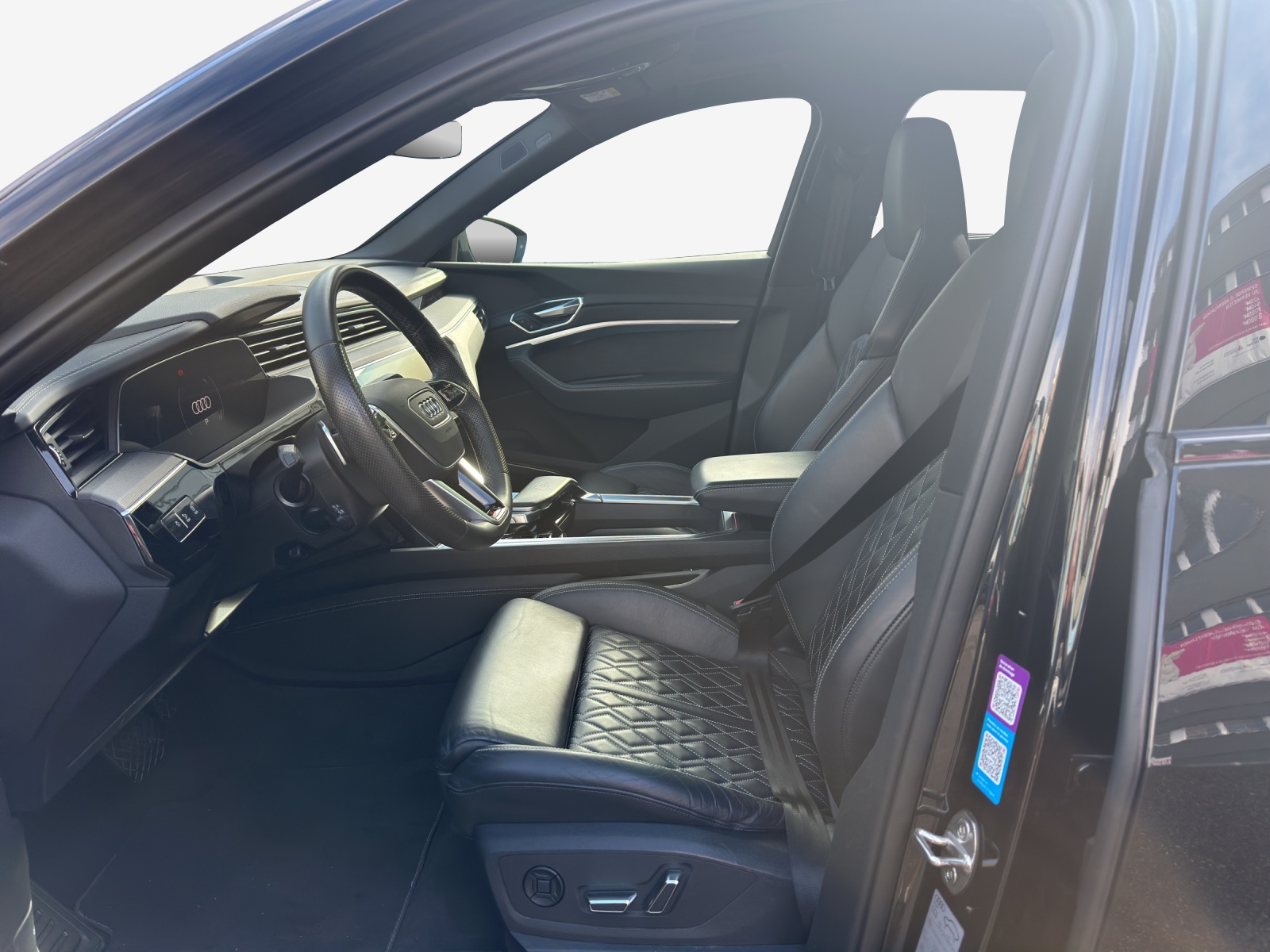 AUDI e-tron S Sportback quattro-image-8