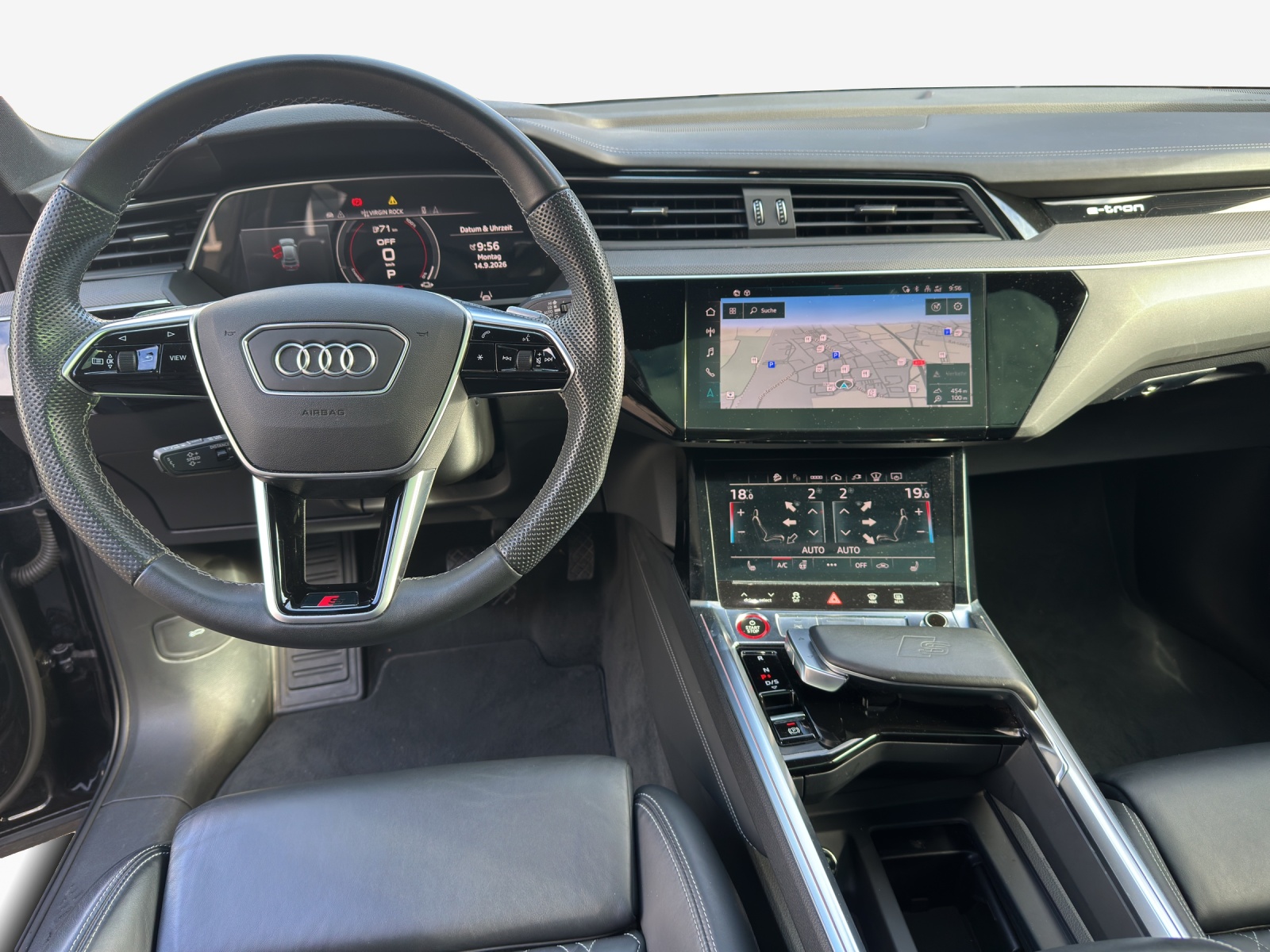 AUDI e-tron S Sportback quattro-image-9