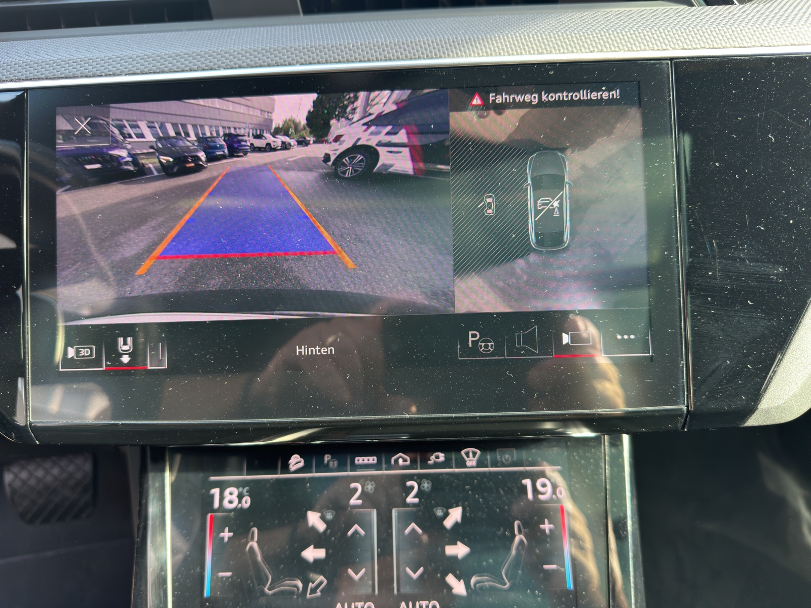 AUDI e-tron S Sportback quattro-image-14