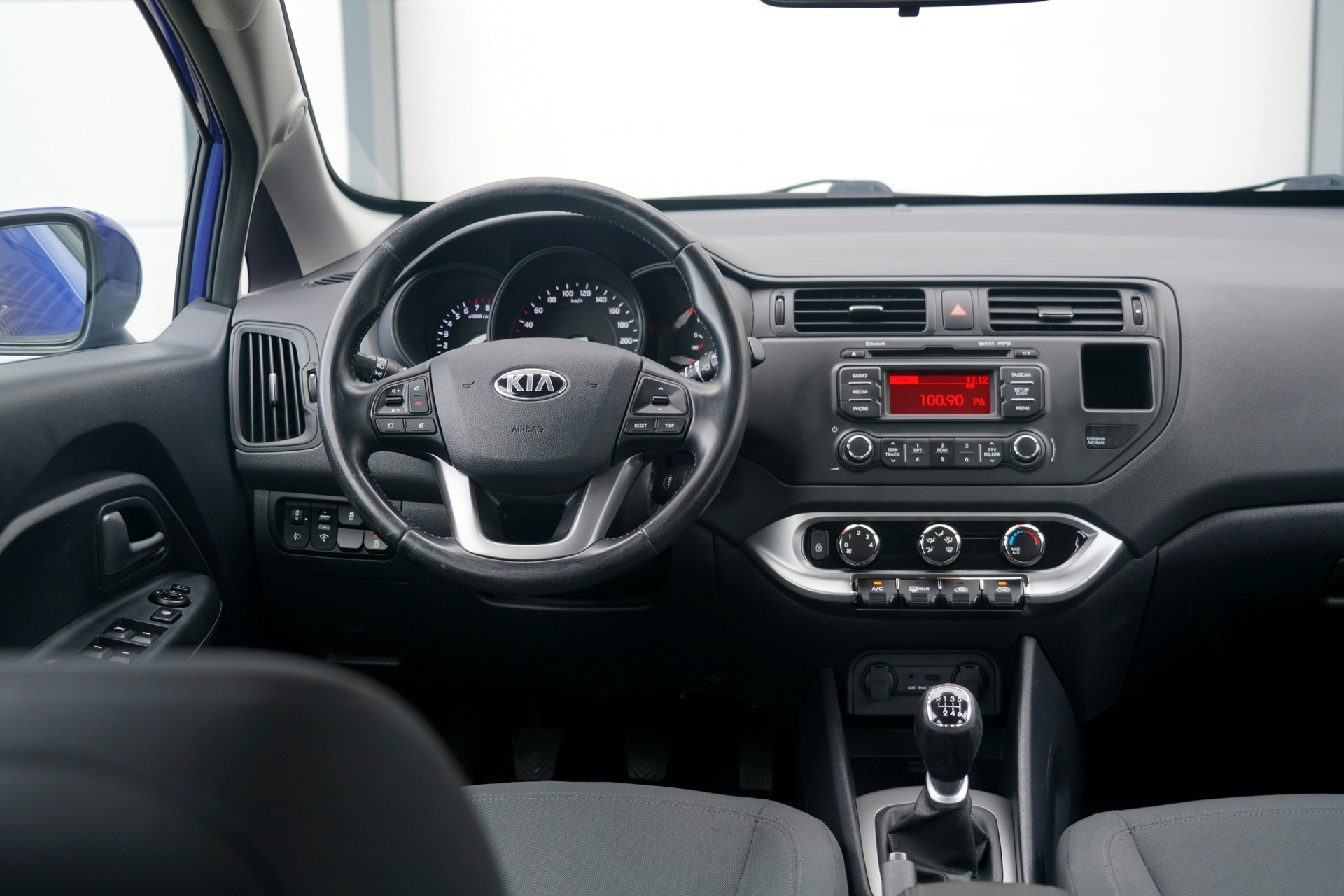 KIA Rio 1.4 CVVT Style (CH)-image-15