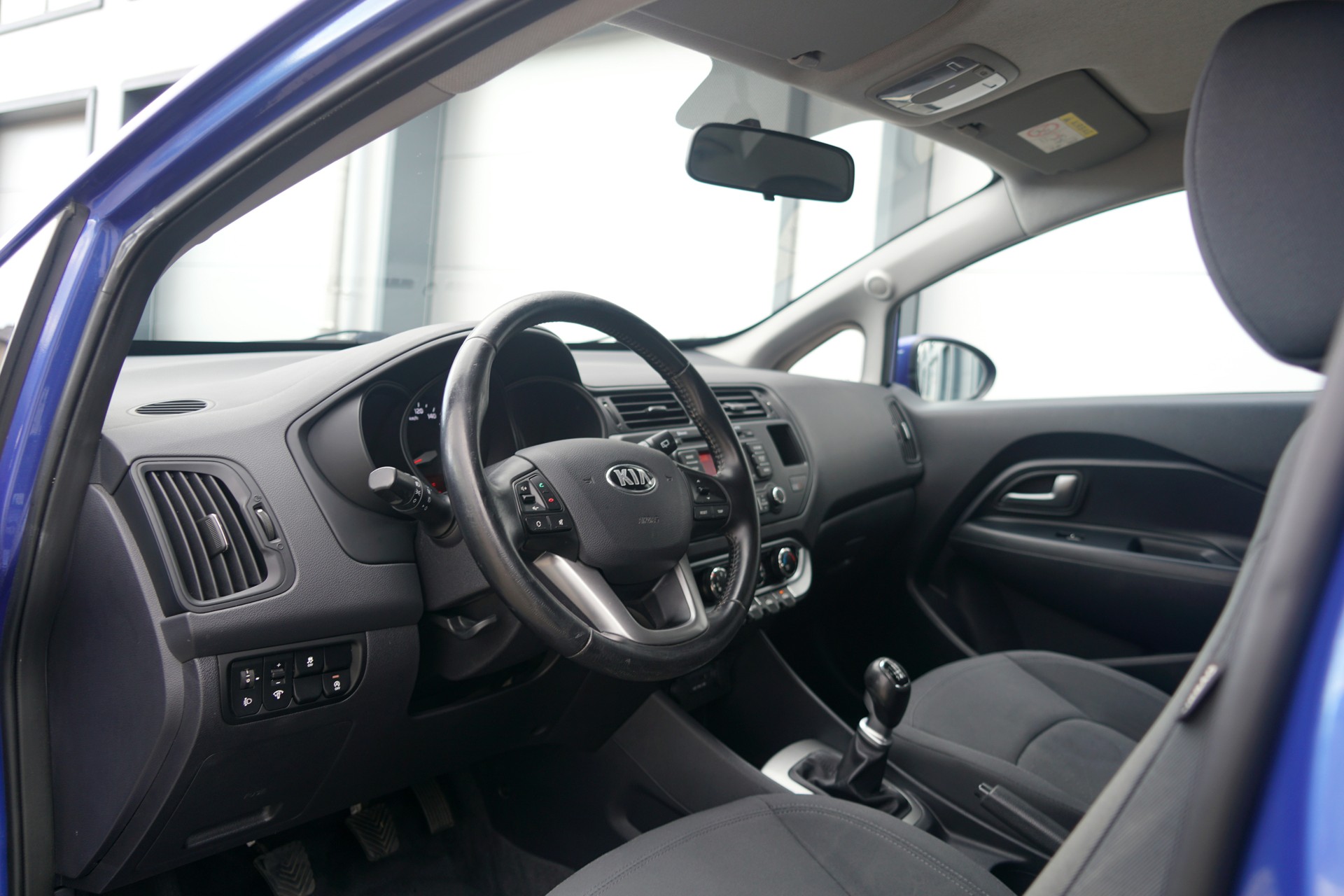 KIA Rio 1.4 CVVT Style (CH)-image-5