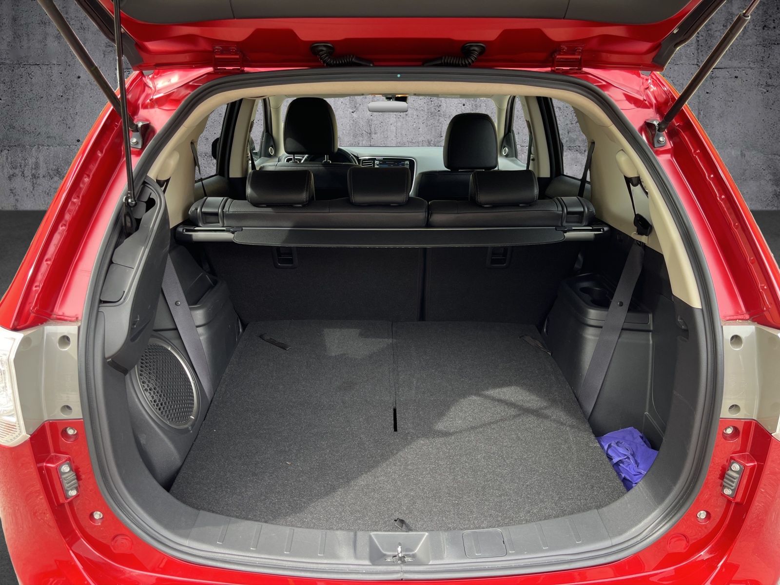 MITSUBISHI Outlander 2.2 DID Navigator Safety 4WD Automatic-image-14
