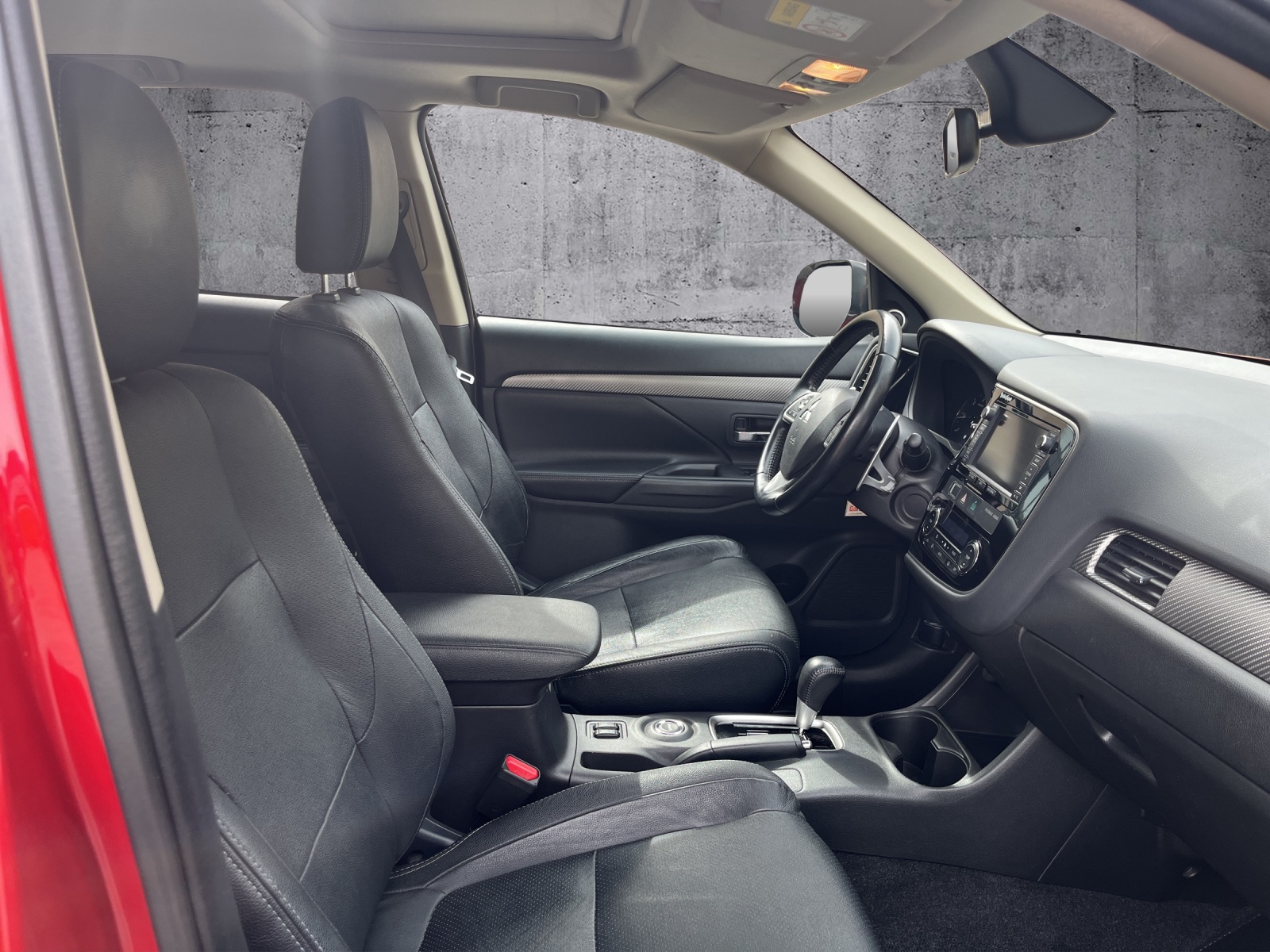 MITSUBISHI Outlander 2.2 DID Navigator Safety 4WD Automatic-image-12