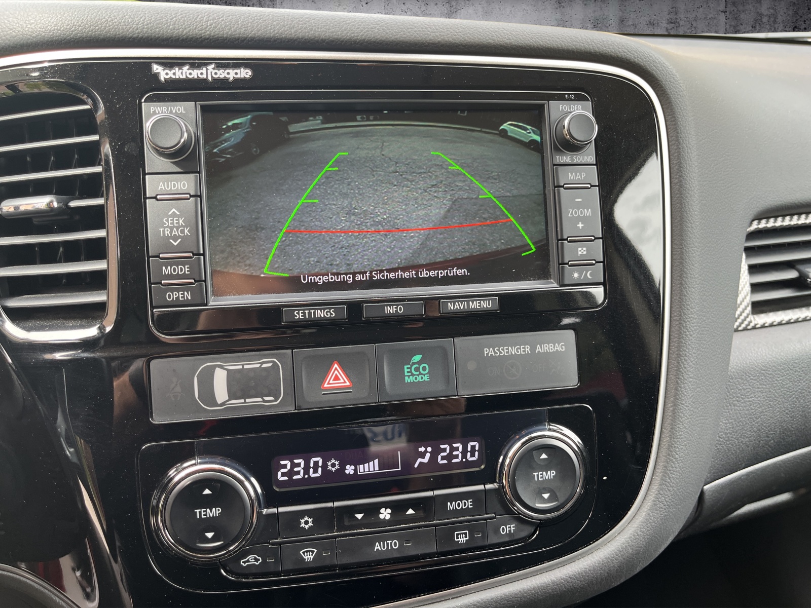MITSUBISHI Outlander 2.2 DID Navigator Safety 4WD Automatic-image-11