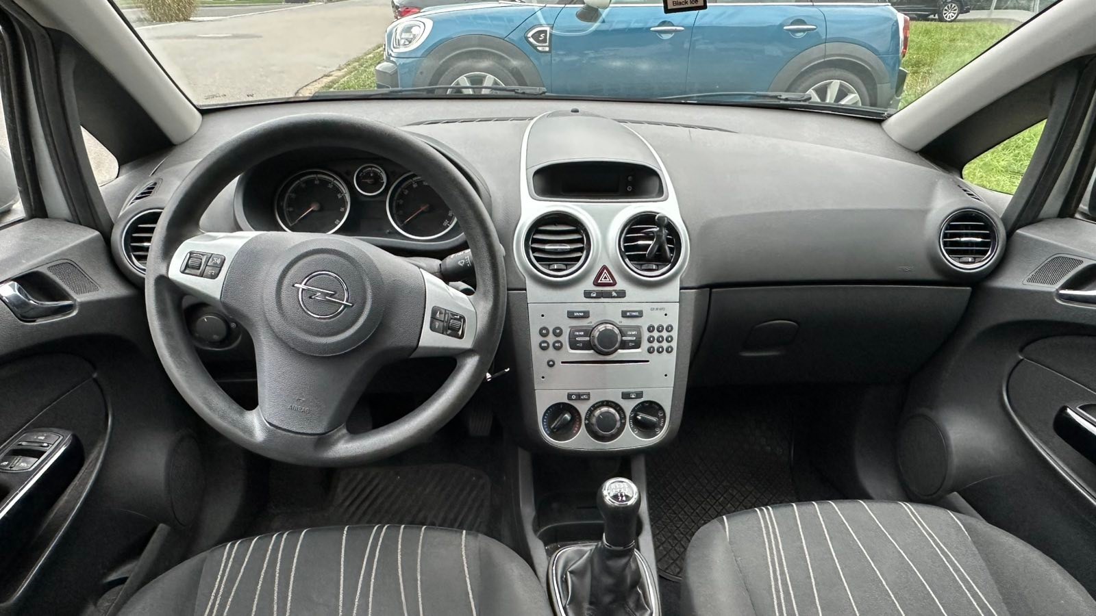 OPEL Corsa 1.4 TP Color Edition-image-6