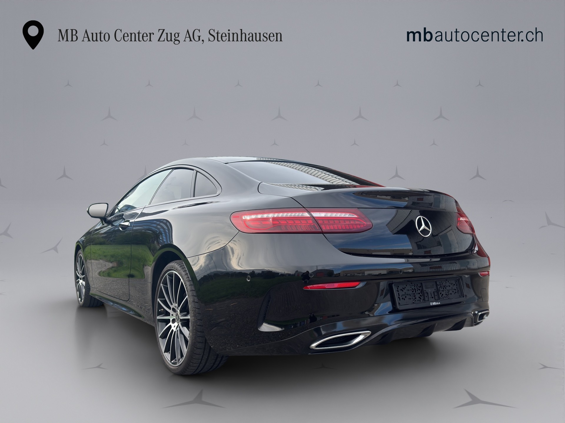MERCEDES-BENZ E 300 d AMG Line 4matic Coupé-image-3