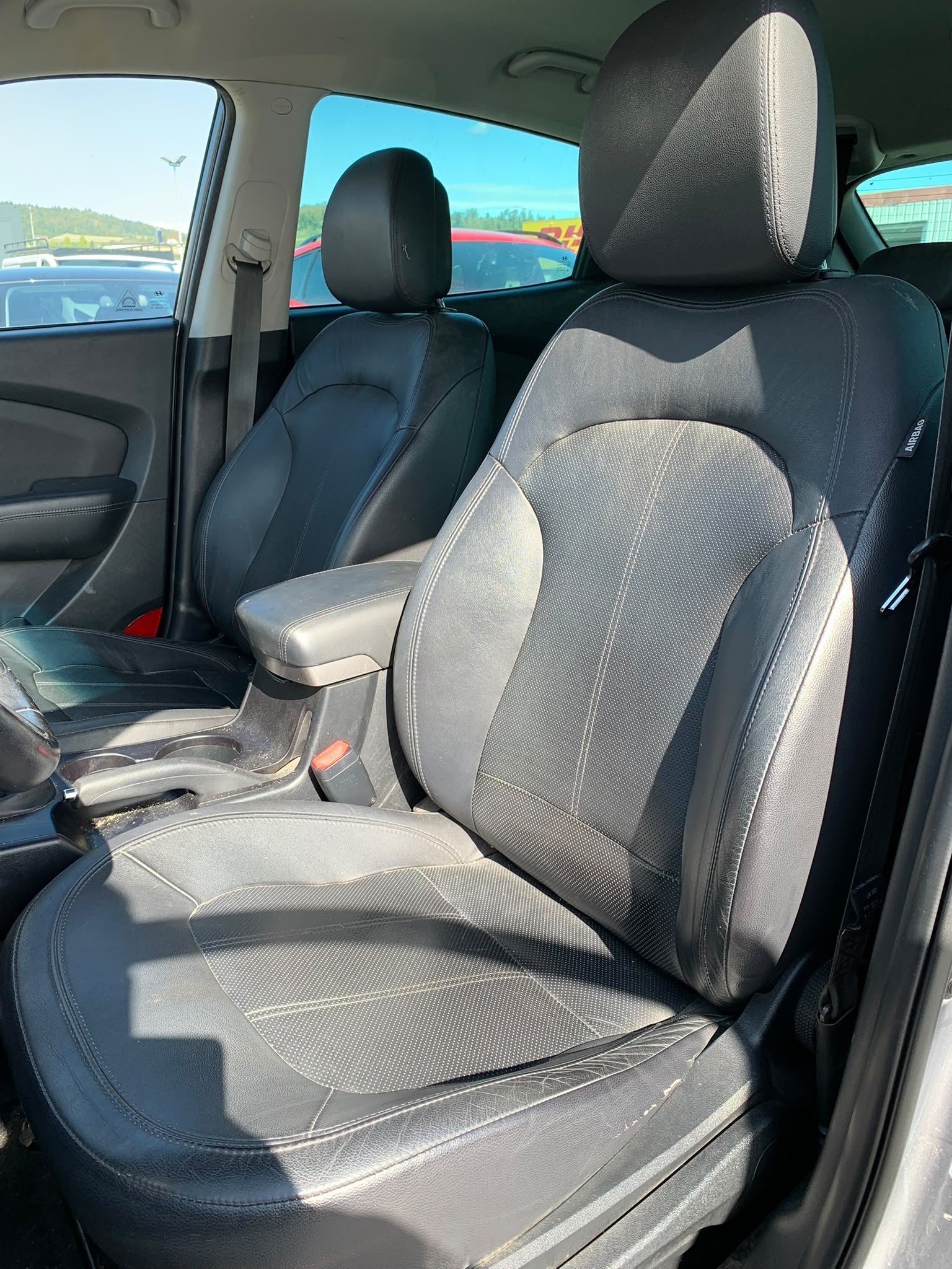 HYUNDAI iX 35 2.0 CRDi Style 4WD (Klimatronik * Alufelgen * Sensoren * Sitzheizung * Leder * 4X4 * BO5)-image-11