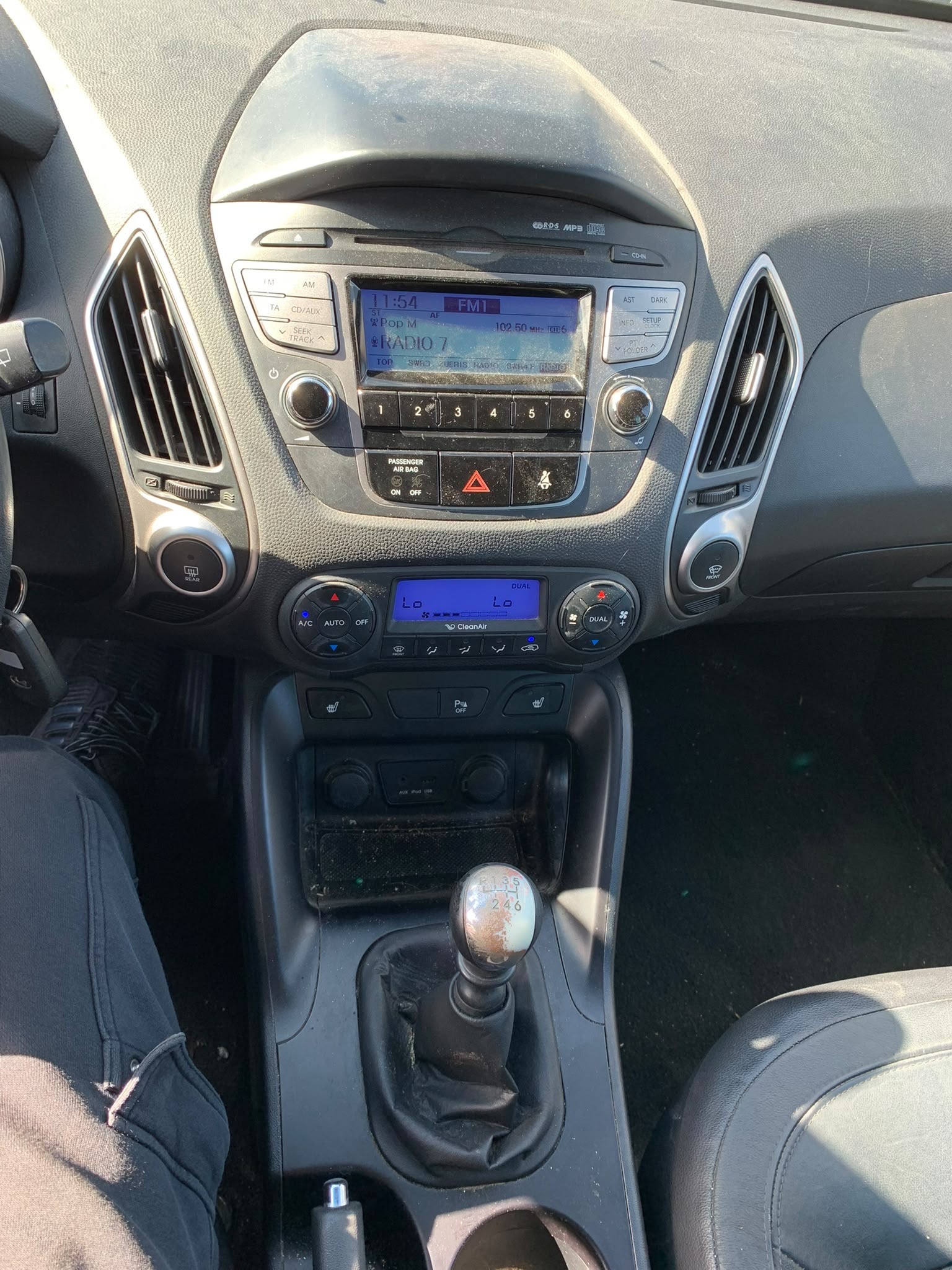 HYUNDAI iX 35 2.0 CRDi Style 4WD (Klimatronik * Alufelgen * Sensoren * Sitzheizung * Leder * 4X4 * BO5)-image-10