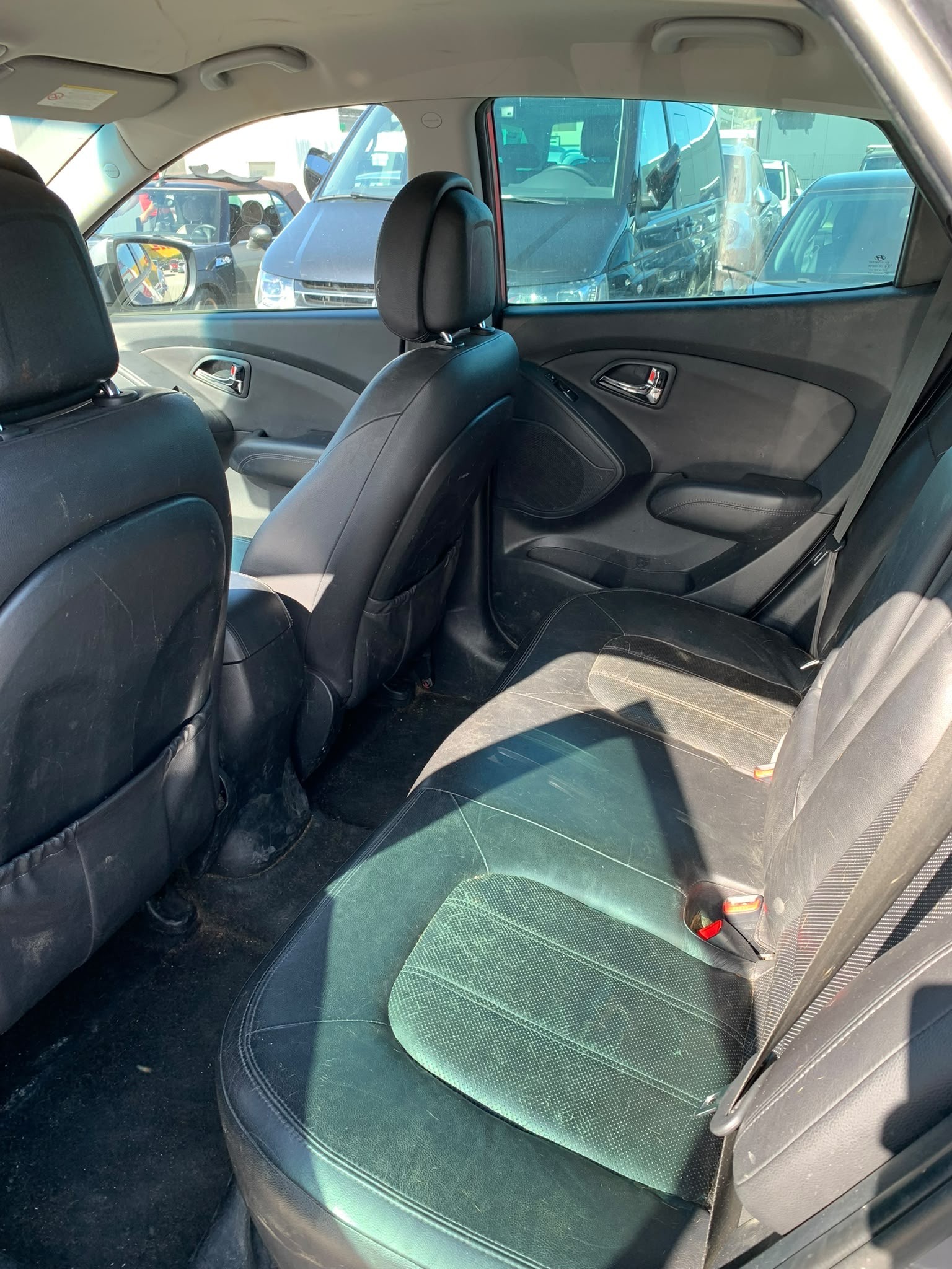 HYUNDAI iX 35 2.0 CRDi Style 4WD (Klimatronik * Alufelgen * Sensoren * Sitzheizung * Leder * 4X4 * BO5)-image-13