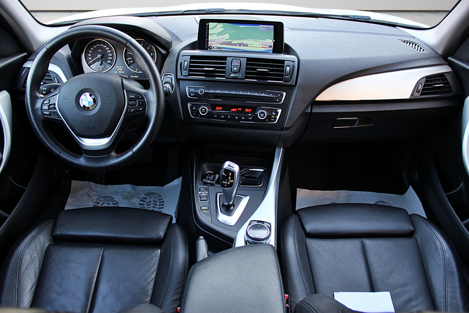 BMW 120d Sport Line Steptronic-image-10