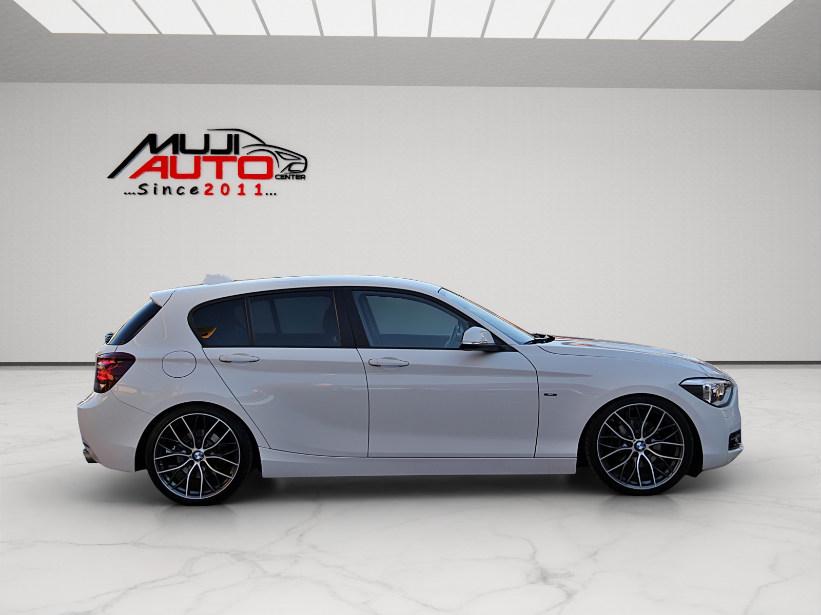 BMW 120d Sport Line Steptronic-image-5