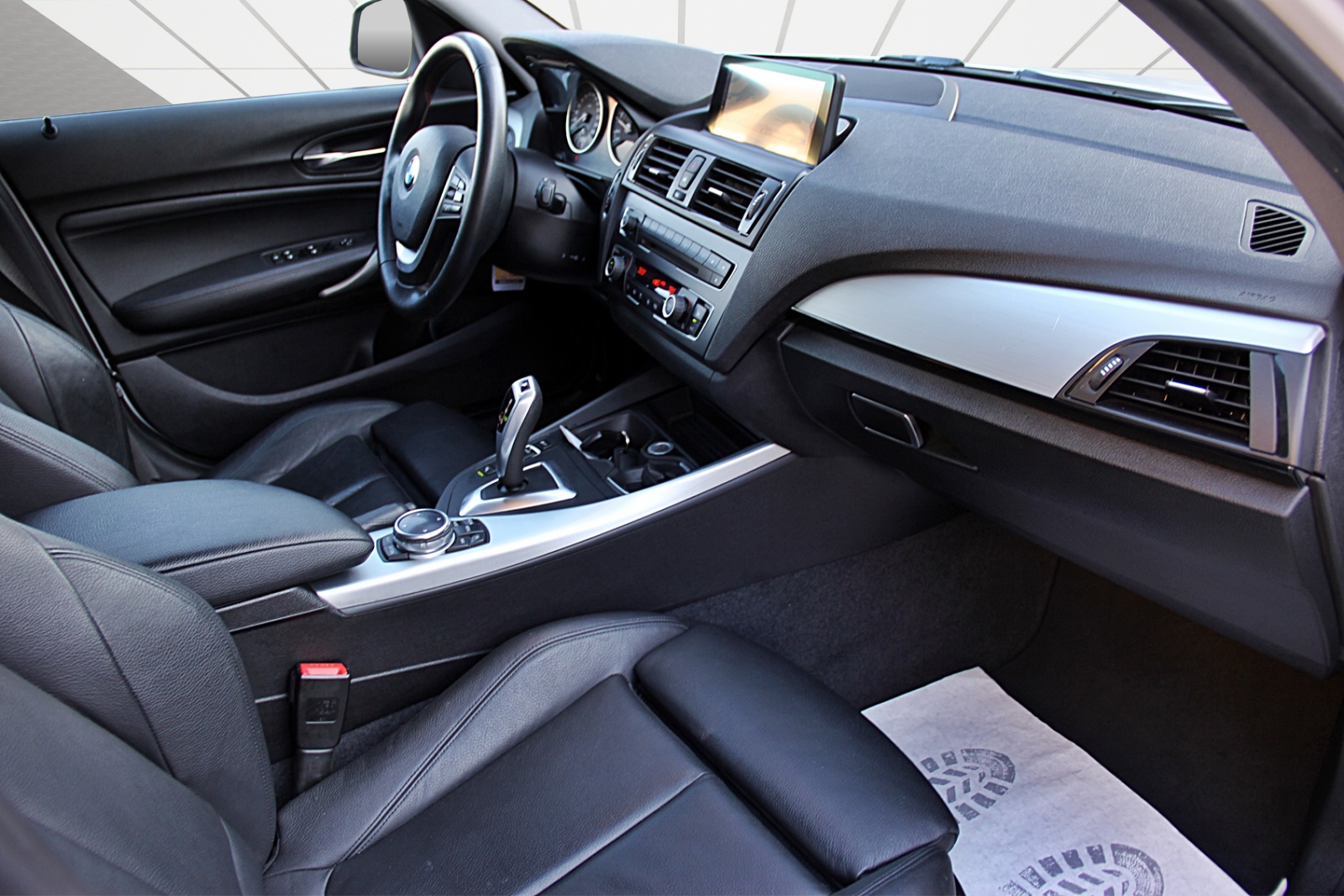 BMW 120d Sport Line Steptronic-image-12