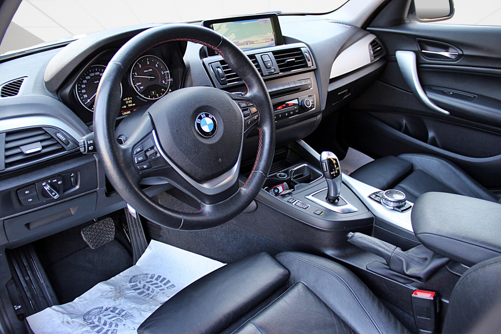 BMW 120d Sport Line Steptronic-image-8
