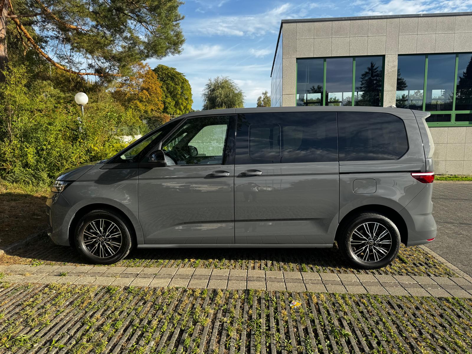 VW 1.4 eHybrid Liberty DSG-image-1